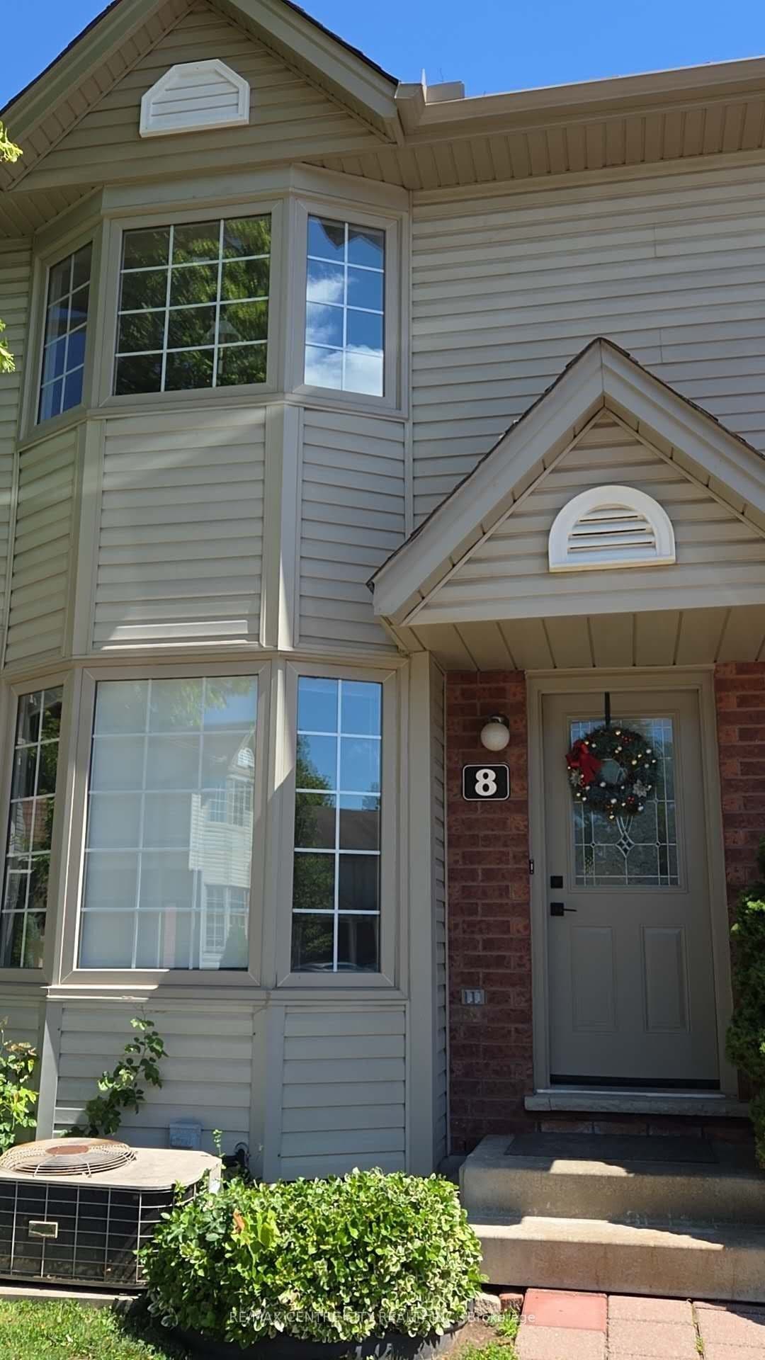 Unit 8 50 Chapman Court photo 1