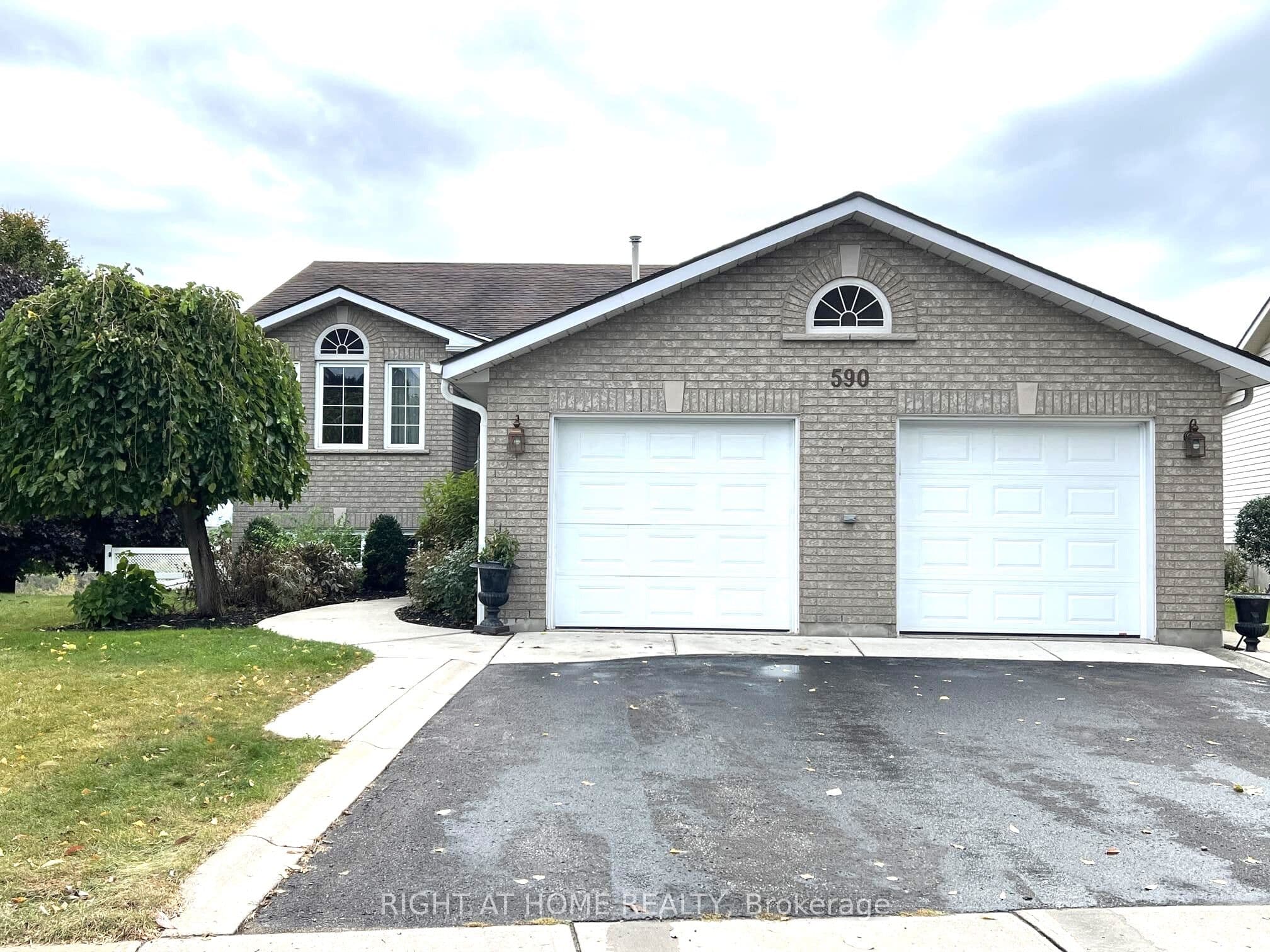 590 Arbour Crescent photo 1