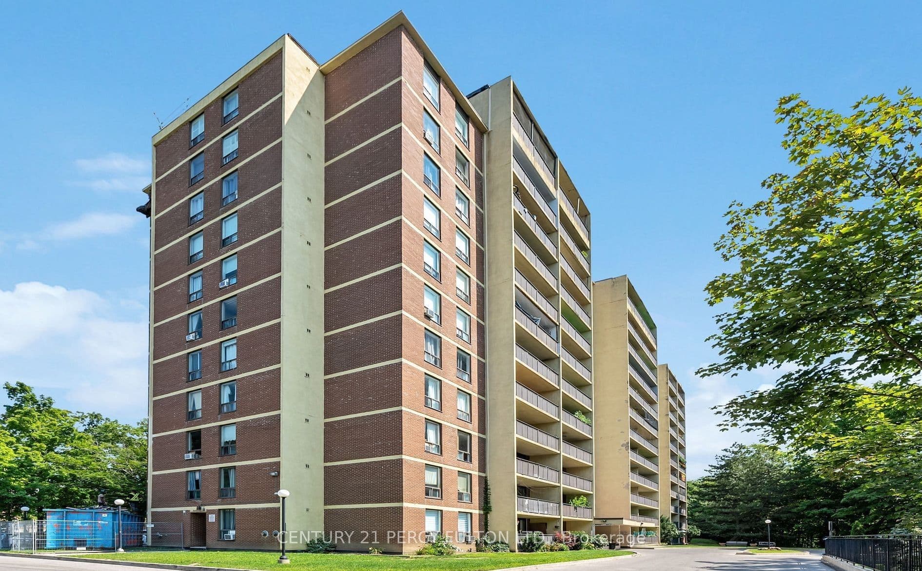Unit 808 15 London Green Court photo 1