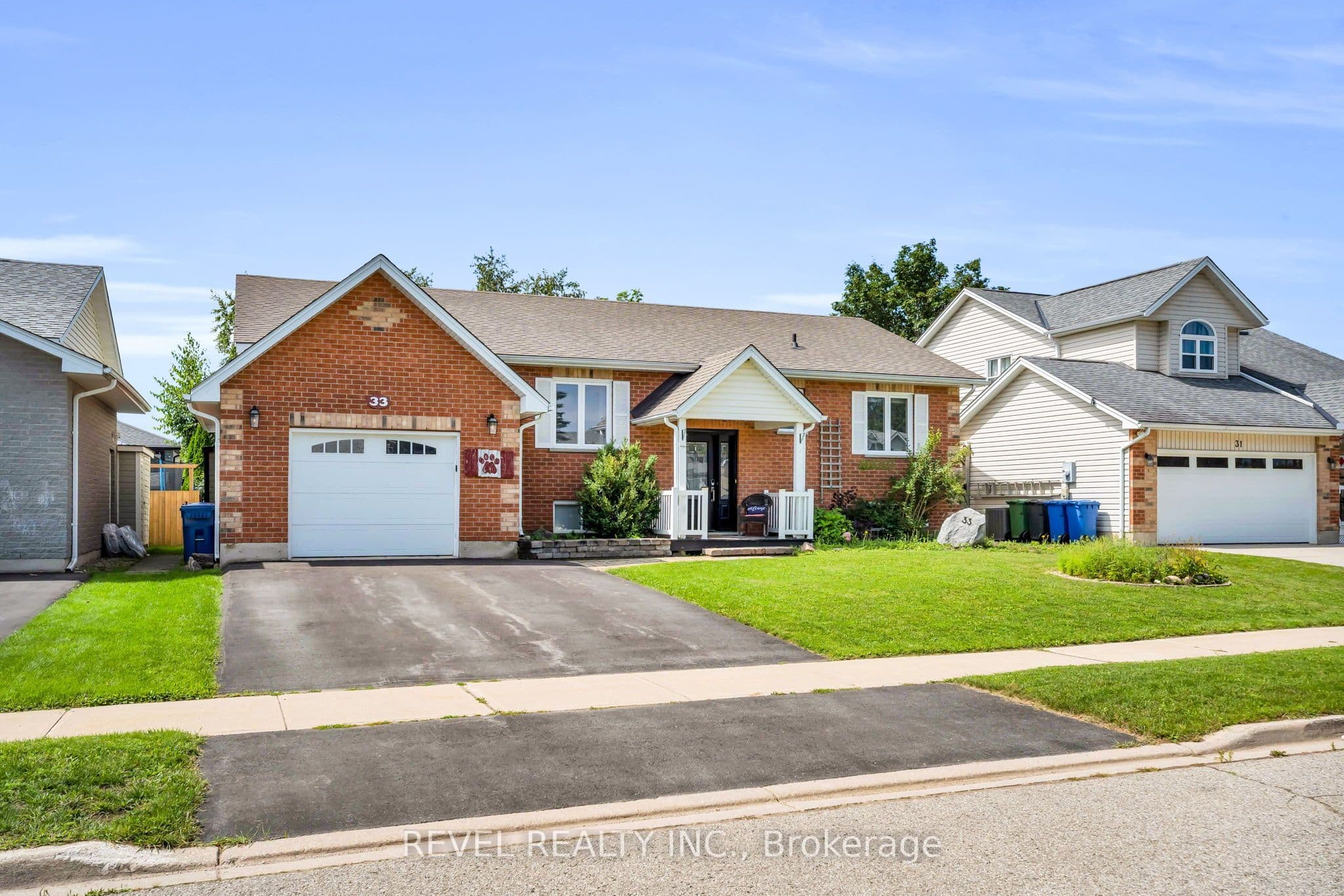 33 Wilson Crescent photo 1