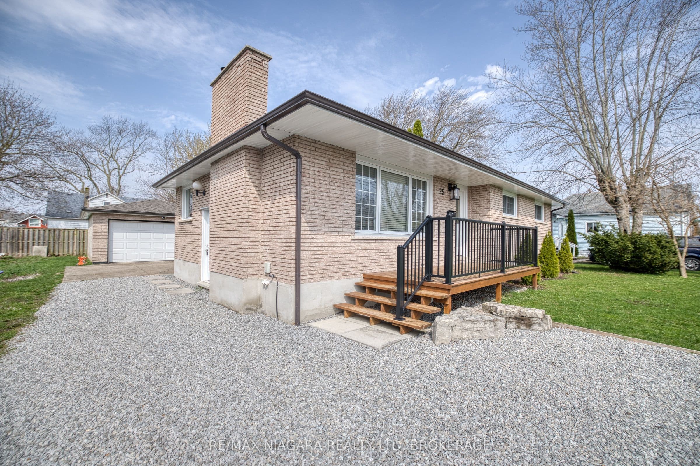 25 Rice Road photo 1