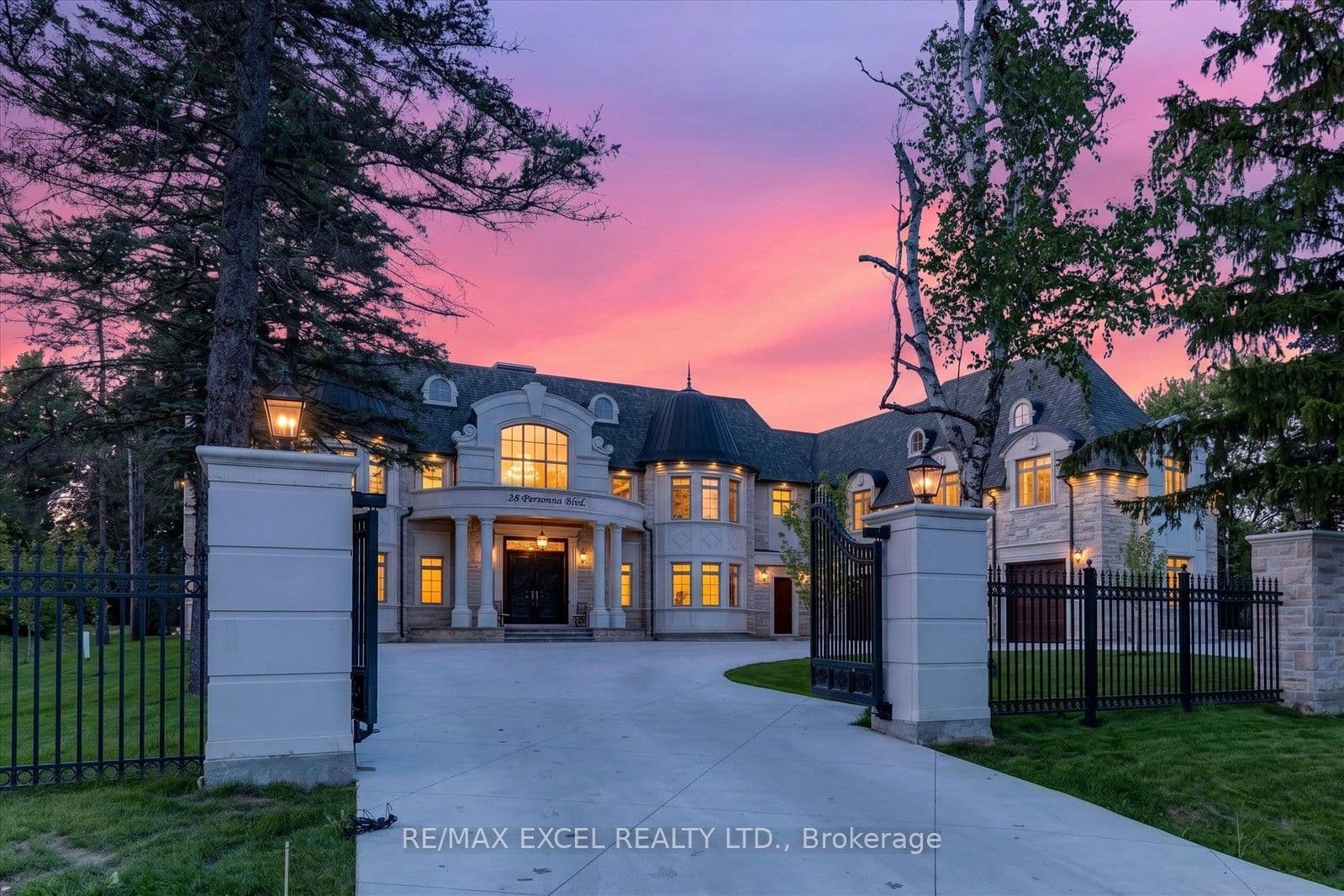 28 Personna Boulevard photo 1
