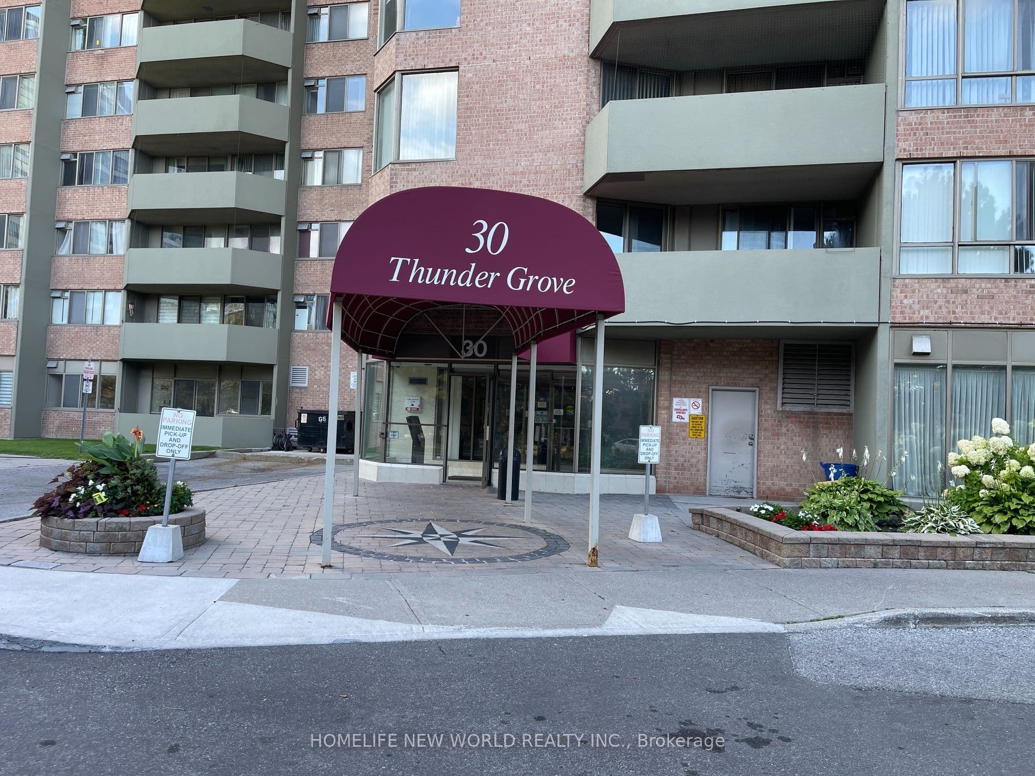 Unit 413 30 Thunder Grove photo 1