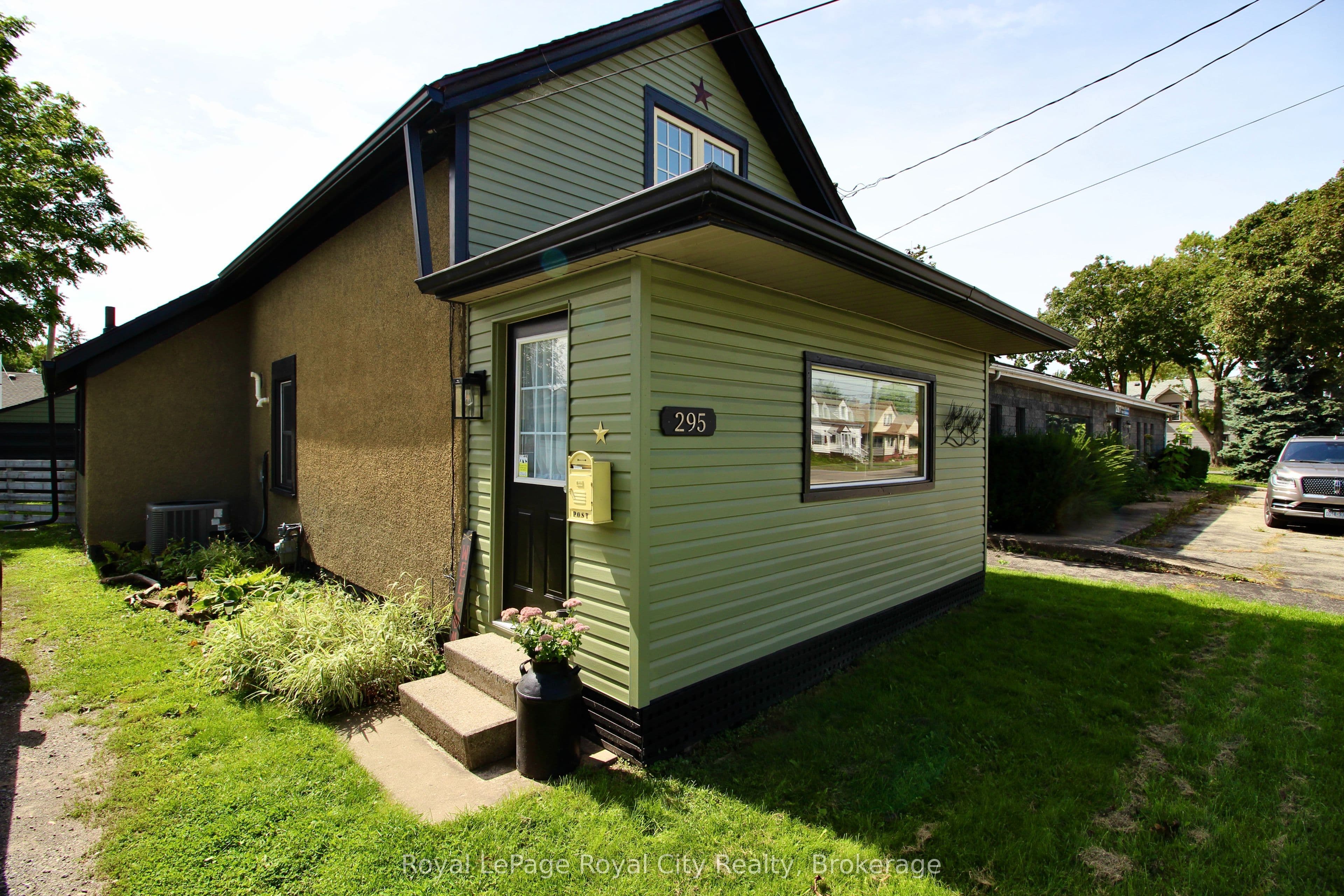 295 Killaly Street photo 1
