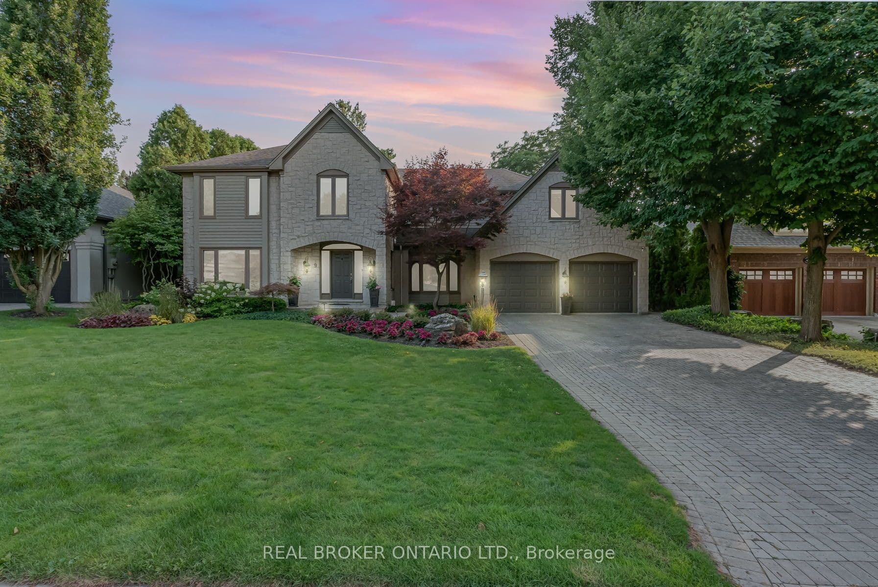 9 Flanders Drive photo 1