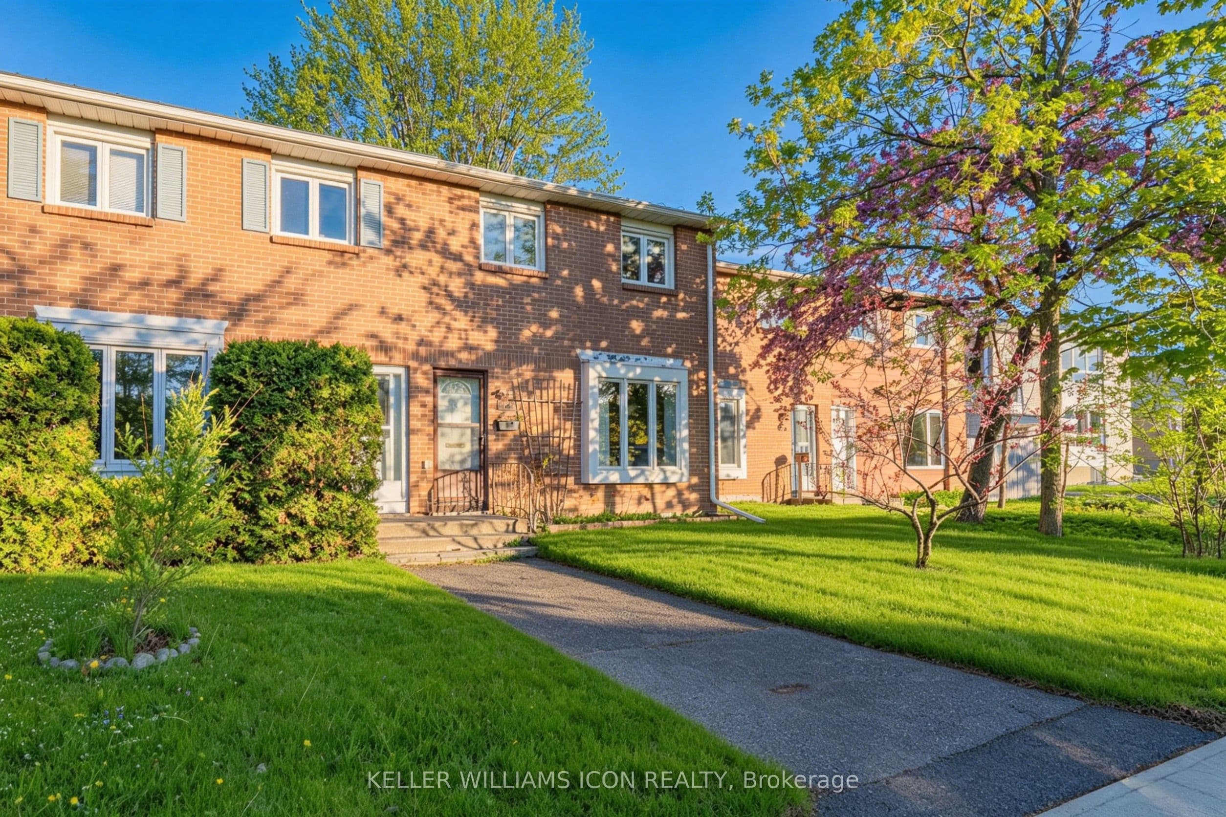 968 Meadowlands Drive photo 1