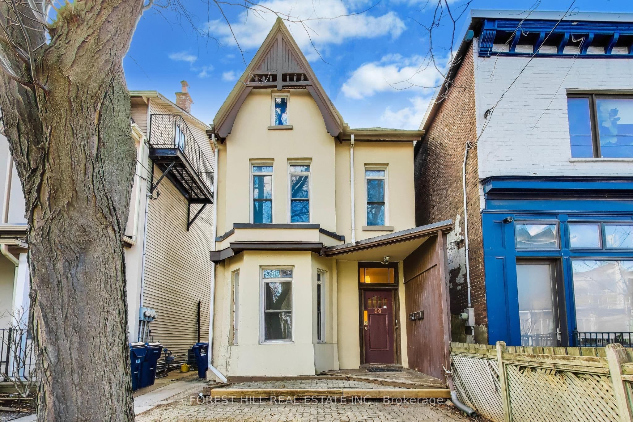 30 Robert Street photo 1