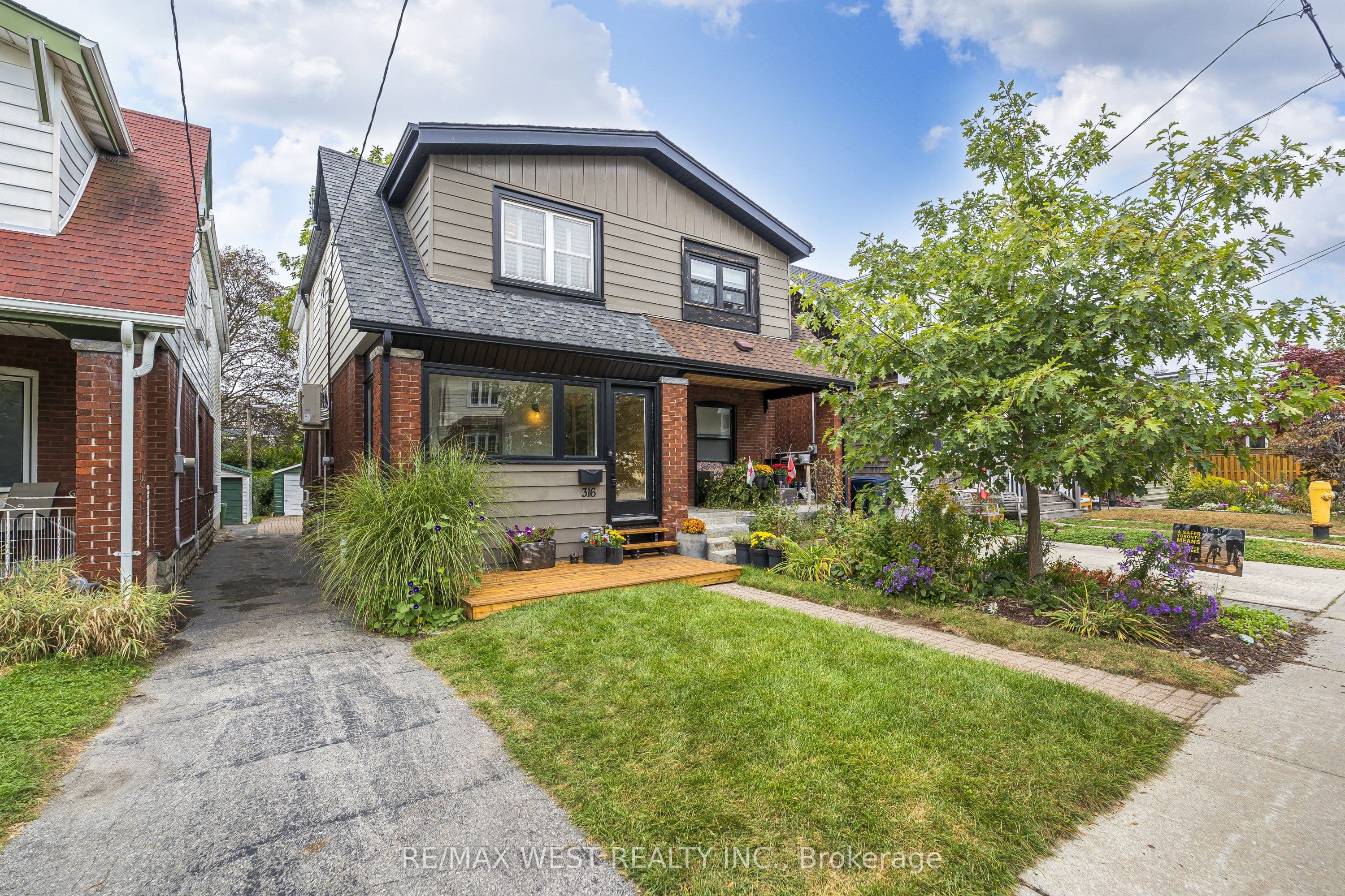 316 Monarch Park Avenue photo 1