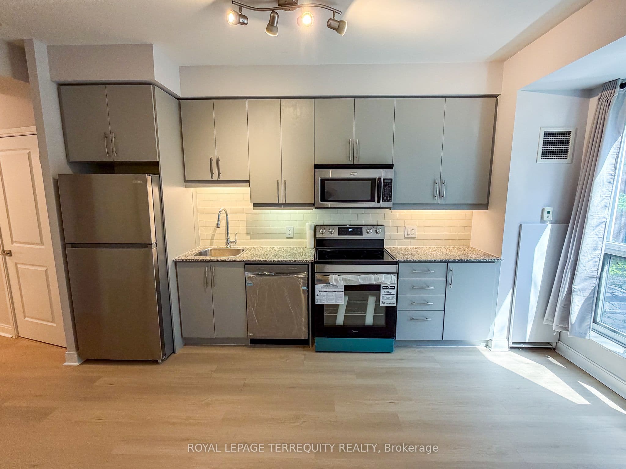 Unit 311 1 Scott Street photo 1