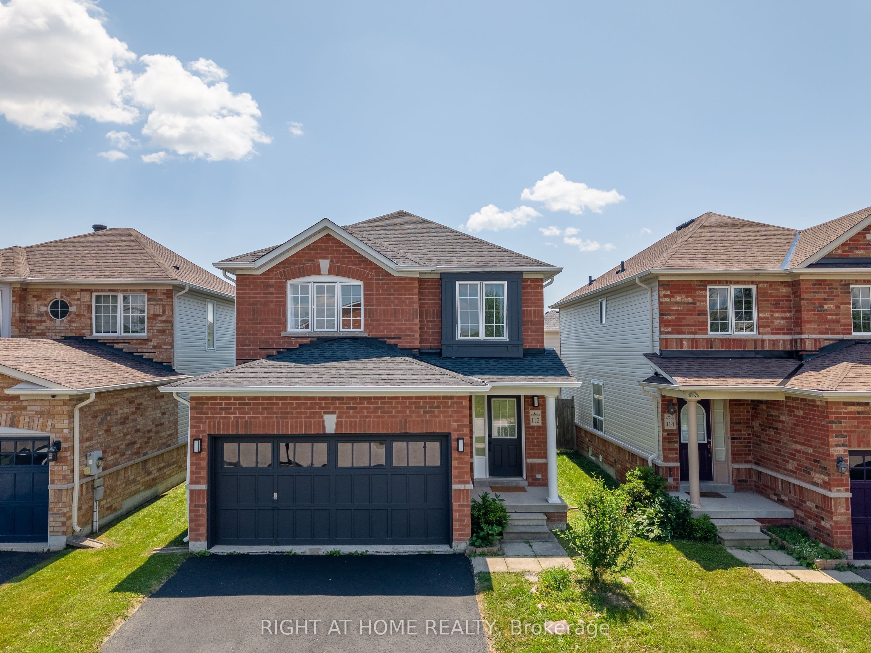 112 White Crescent photo 1