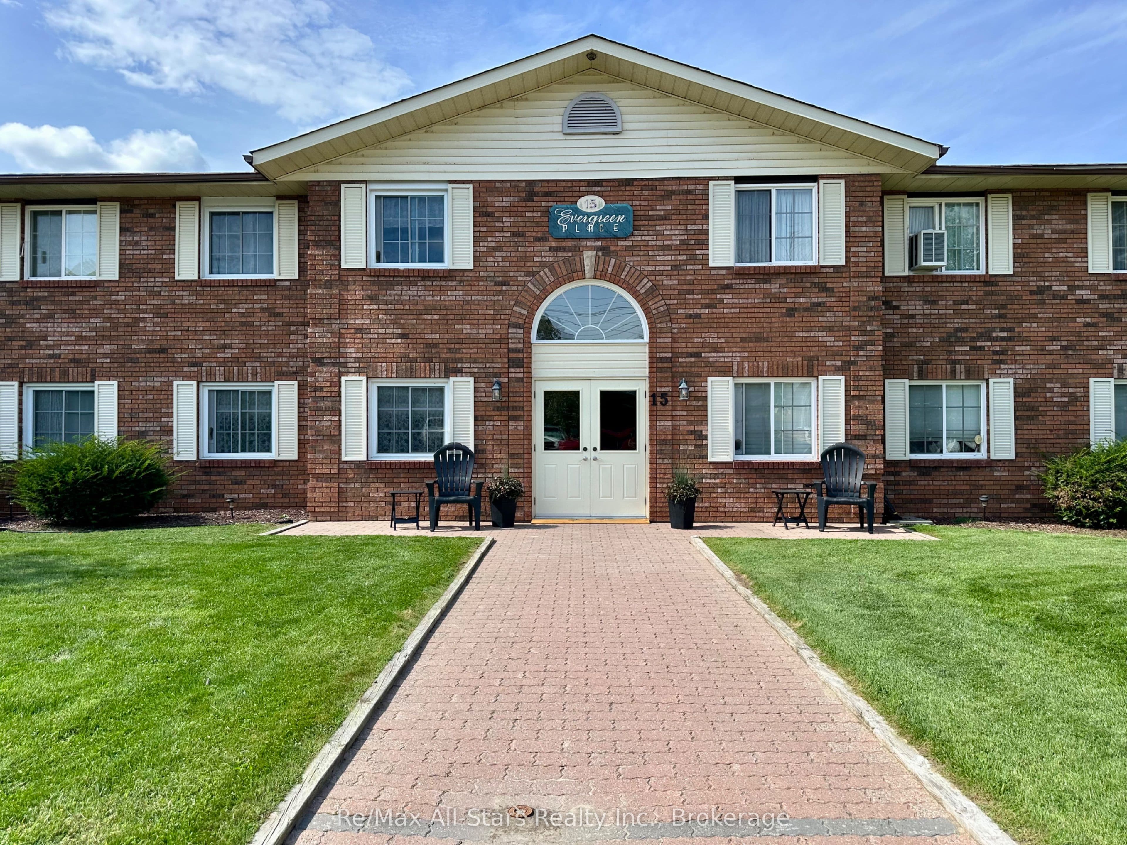 Unit 101 15 Clifton Street photo 1