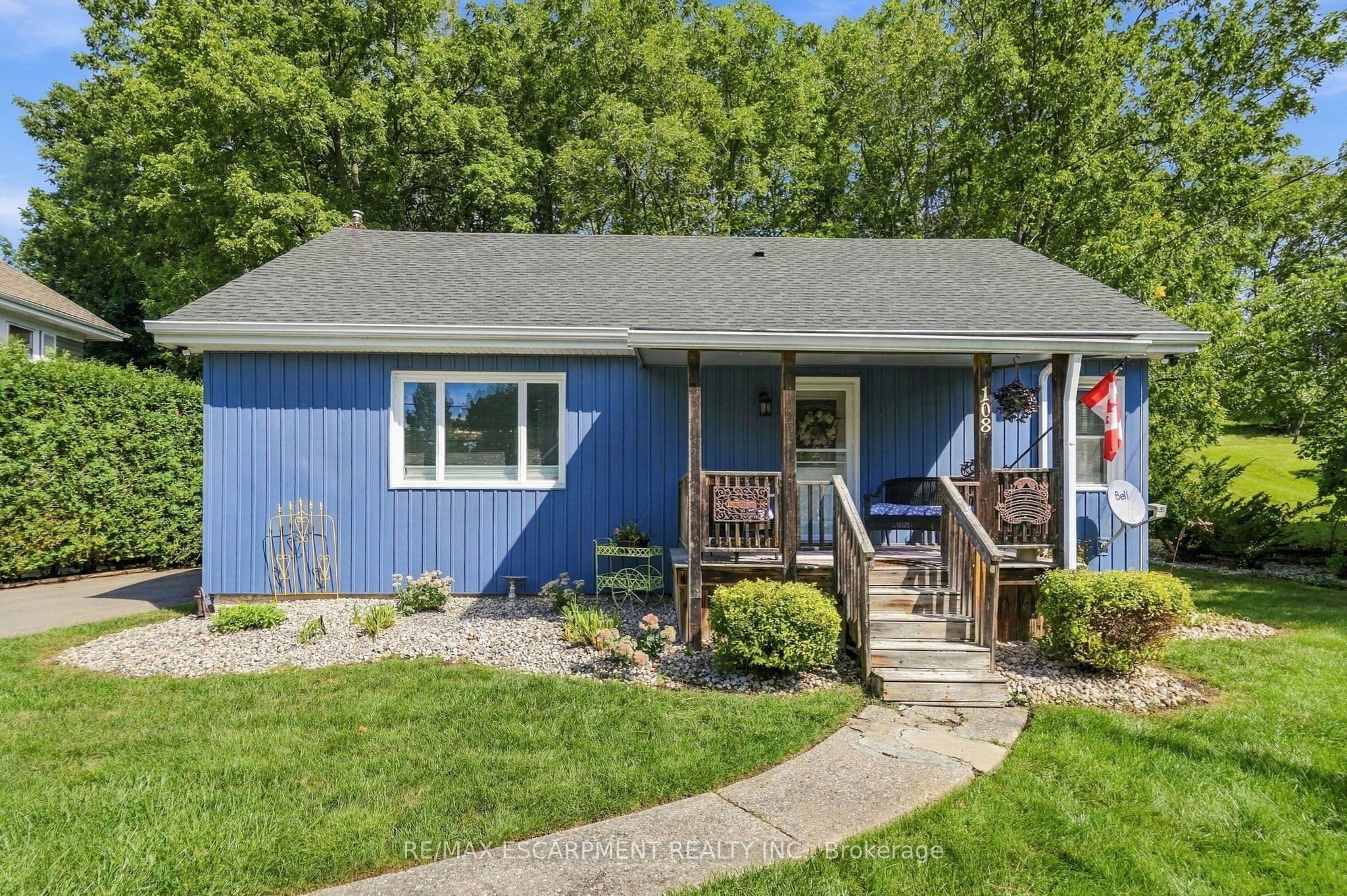 108 Sutherland Street photo 1