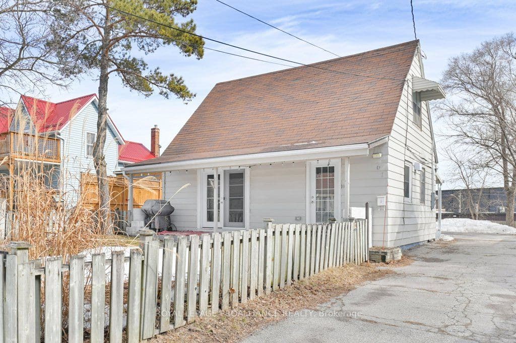 61 Delaney Street photo 1