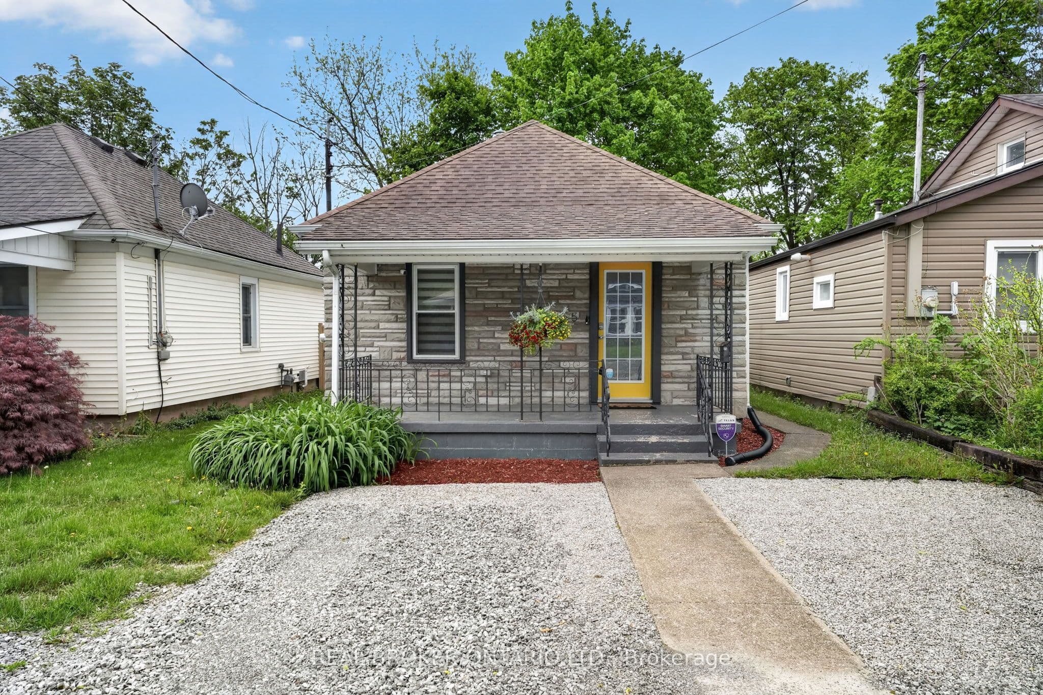 55 Merritt Street photo 1