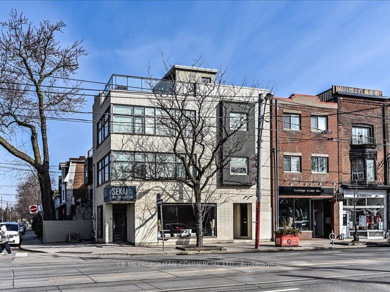 968 Queen Street photo 1