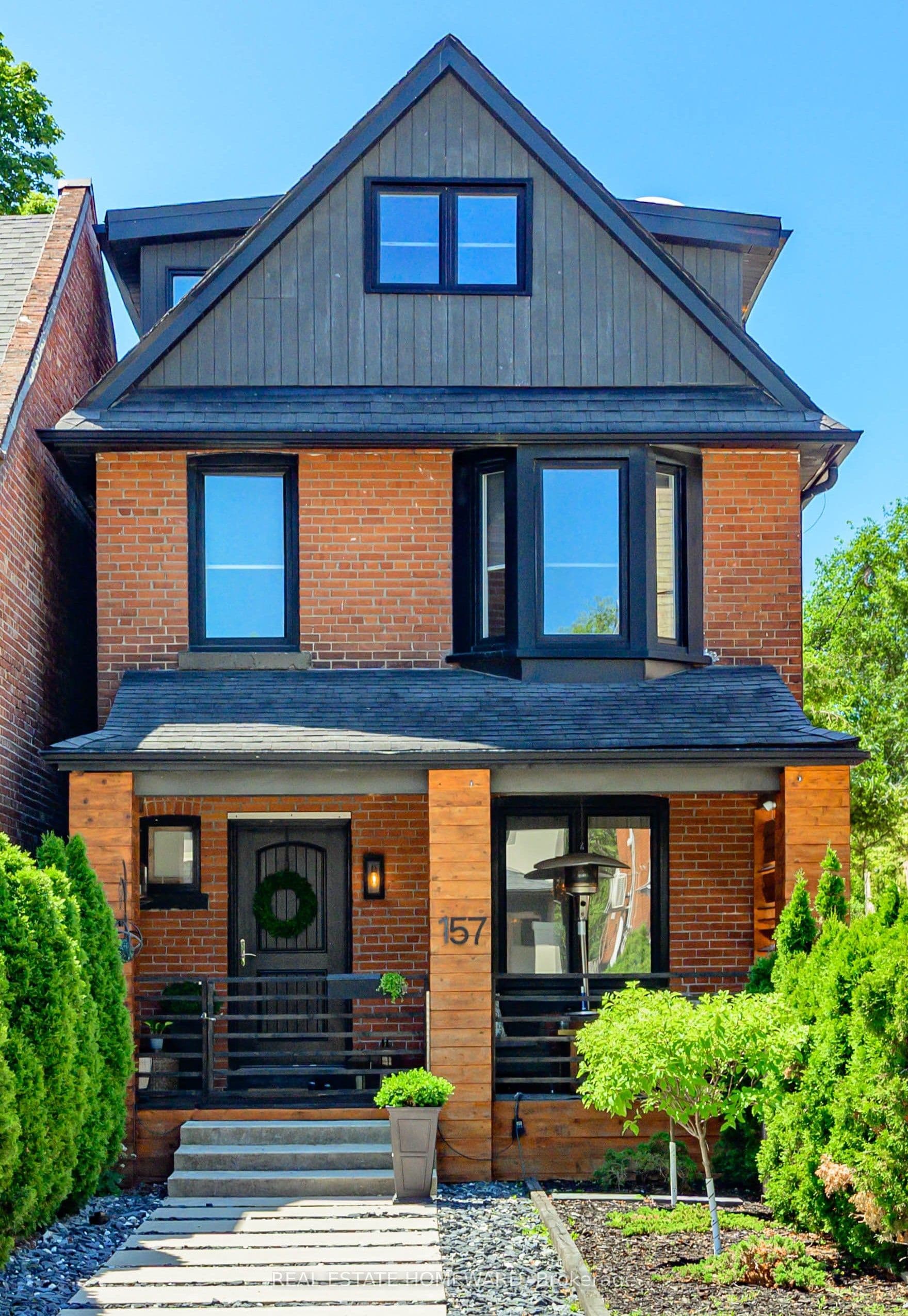 157 Ranleigh Avenue photo 1