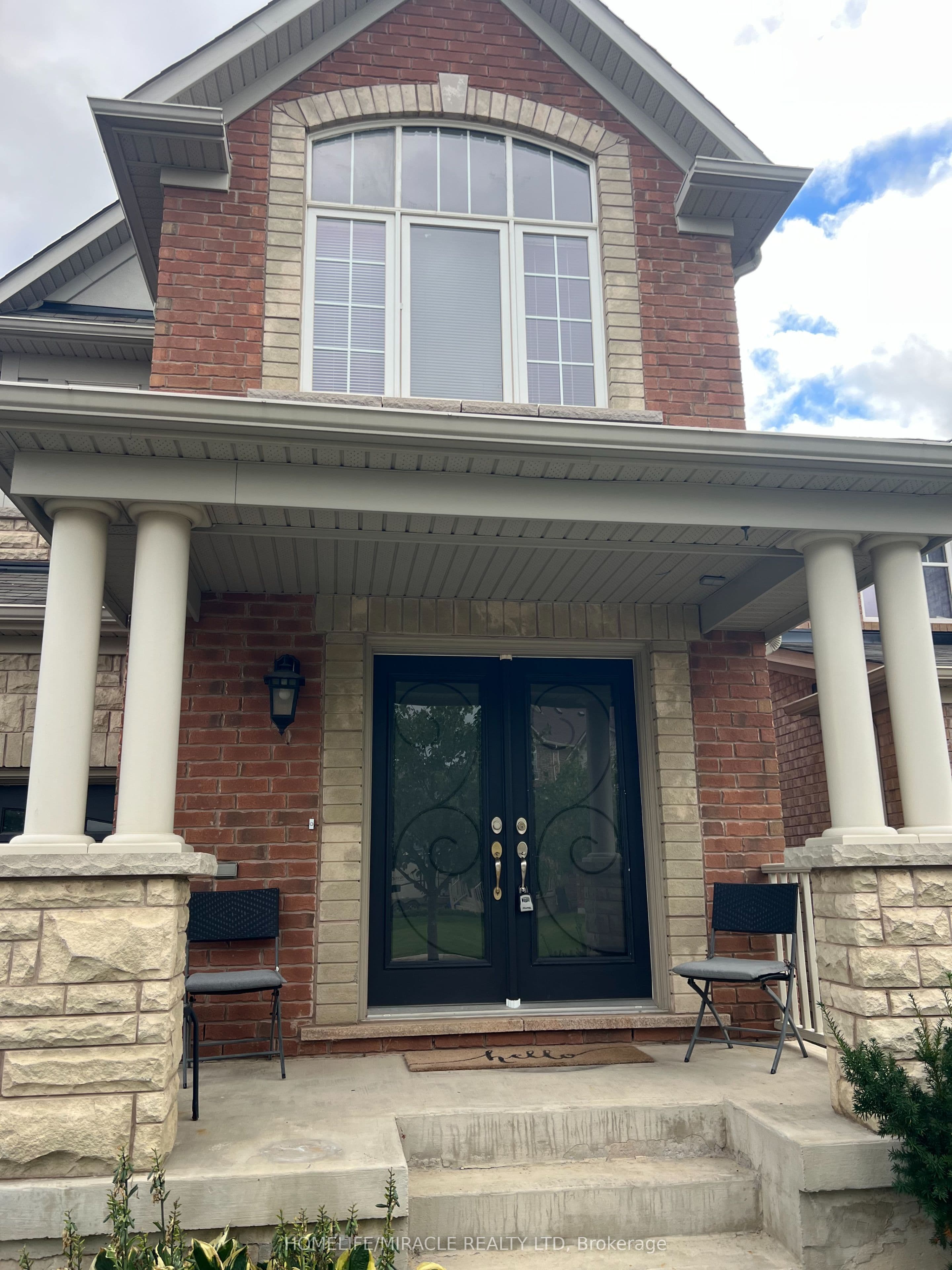 870 Mcewan Drive photo 1