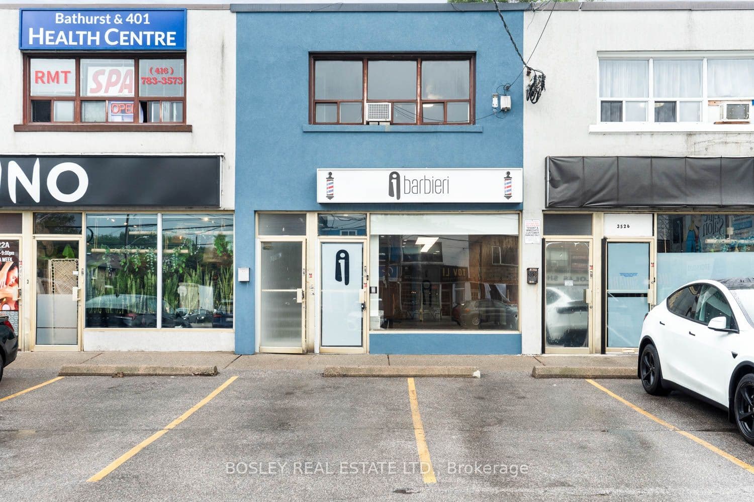 3524 Bathurst Street photo 1