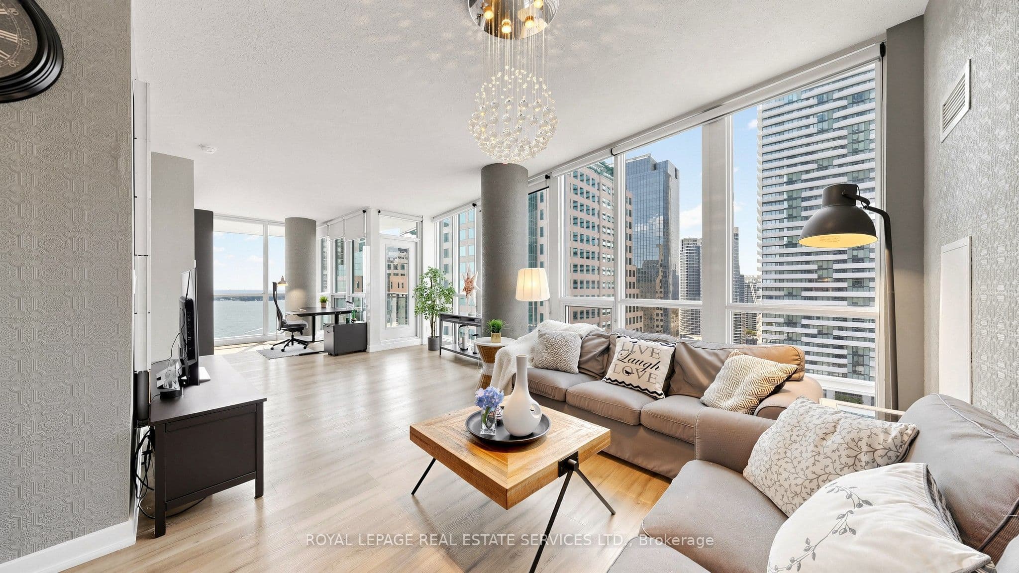 Unit 2212 33 Bay Street photo 1