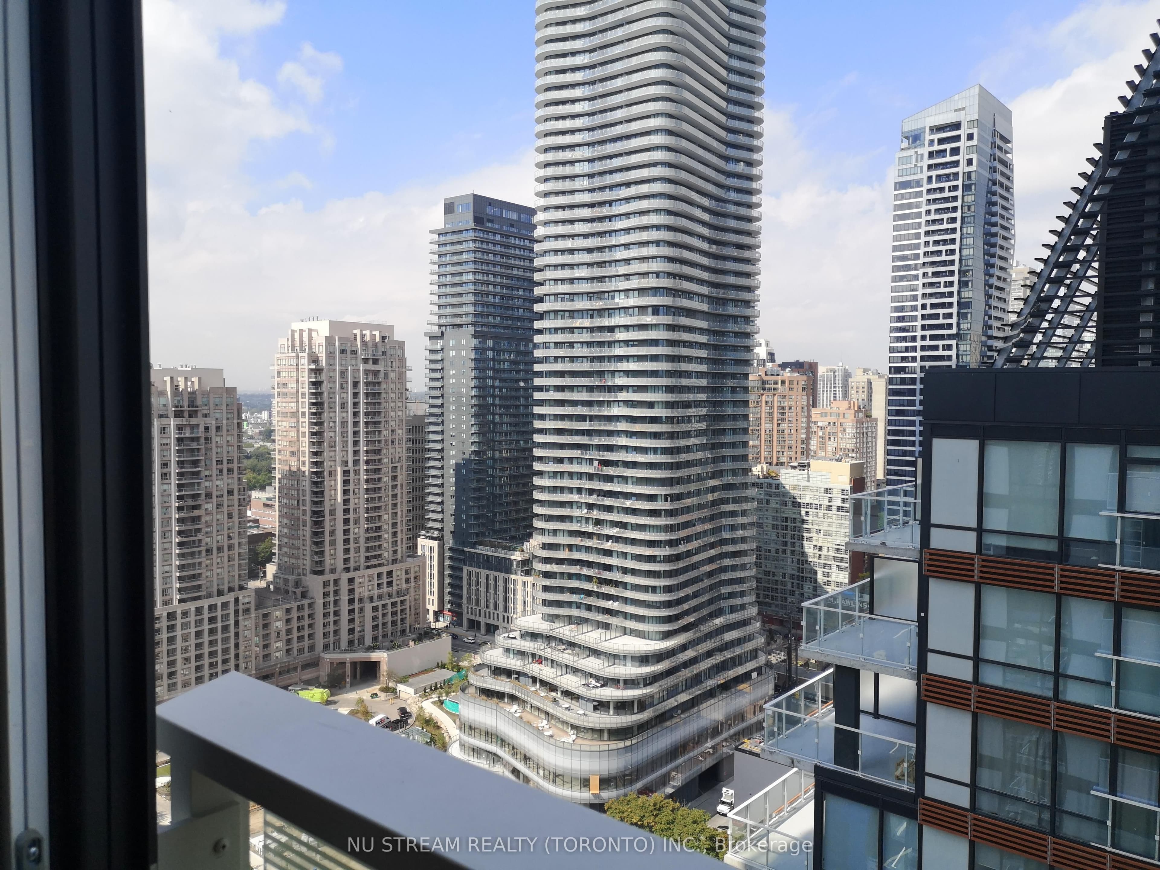 Unit 2504 501 Yonge Street photo 1