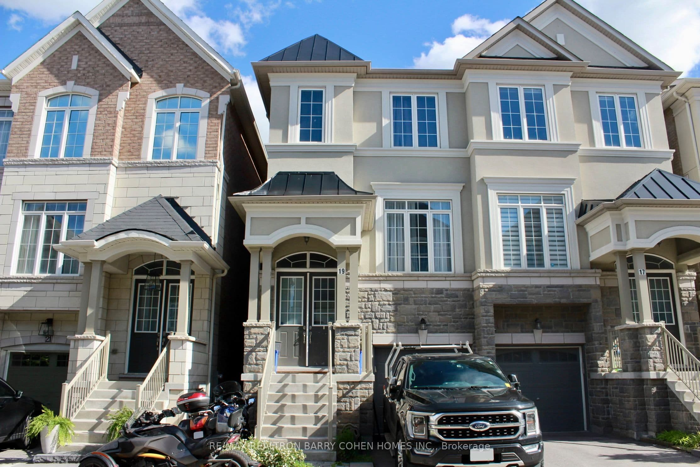 19 Latchford Lane photo 1