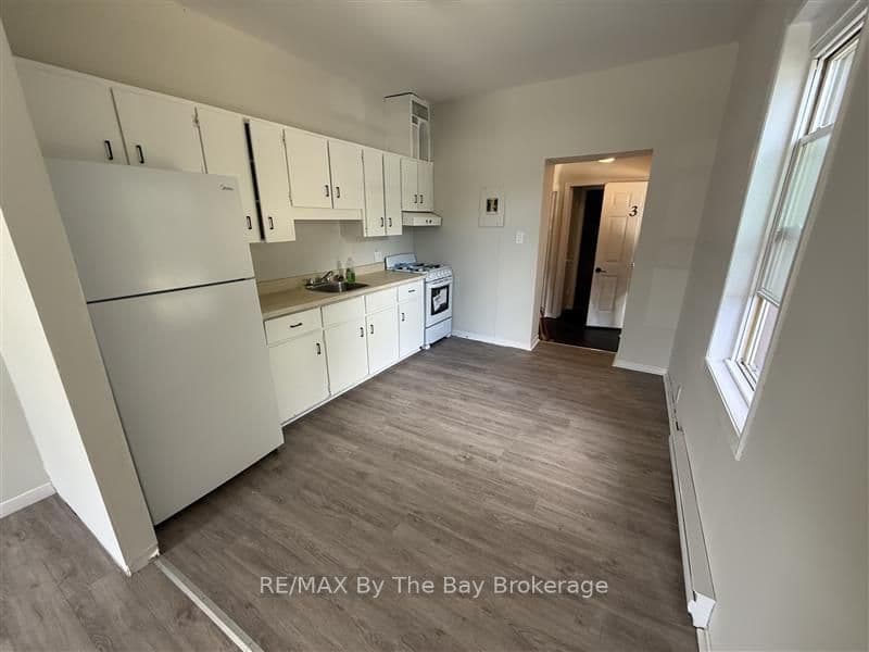 353 Ontario Street photo 1
