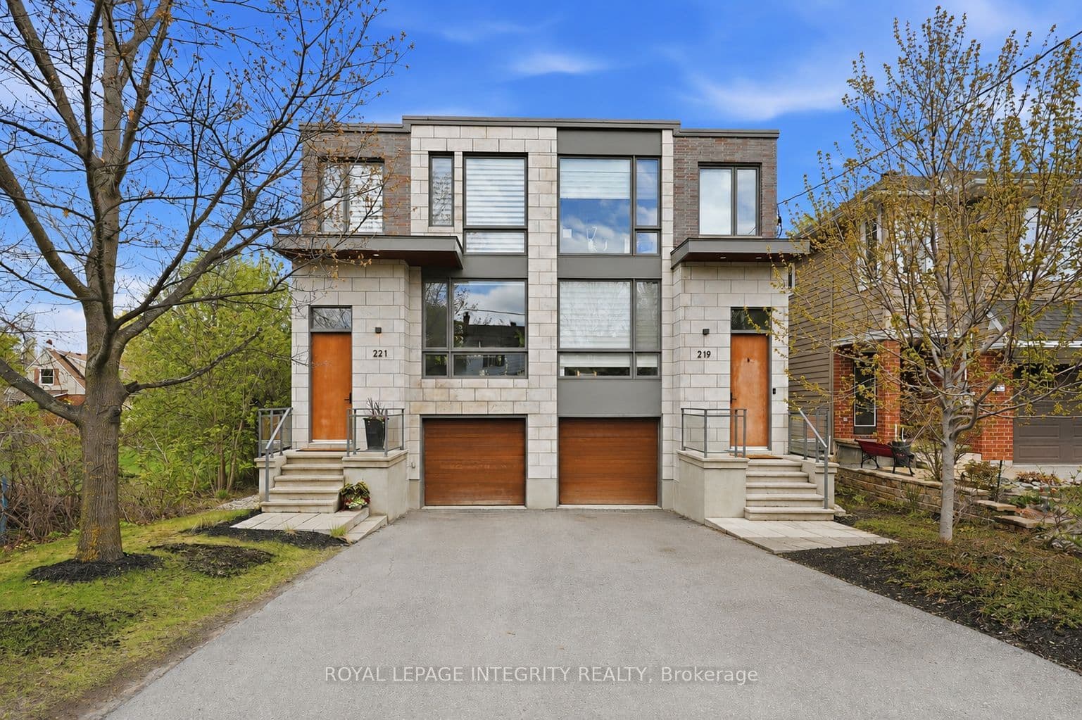 221 Wesley Avenue photo 1