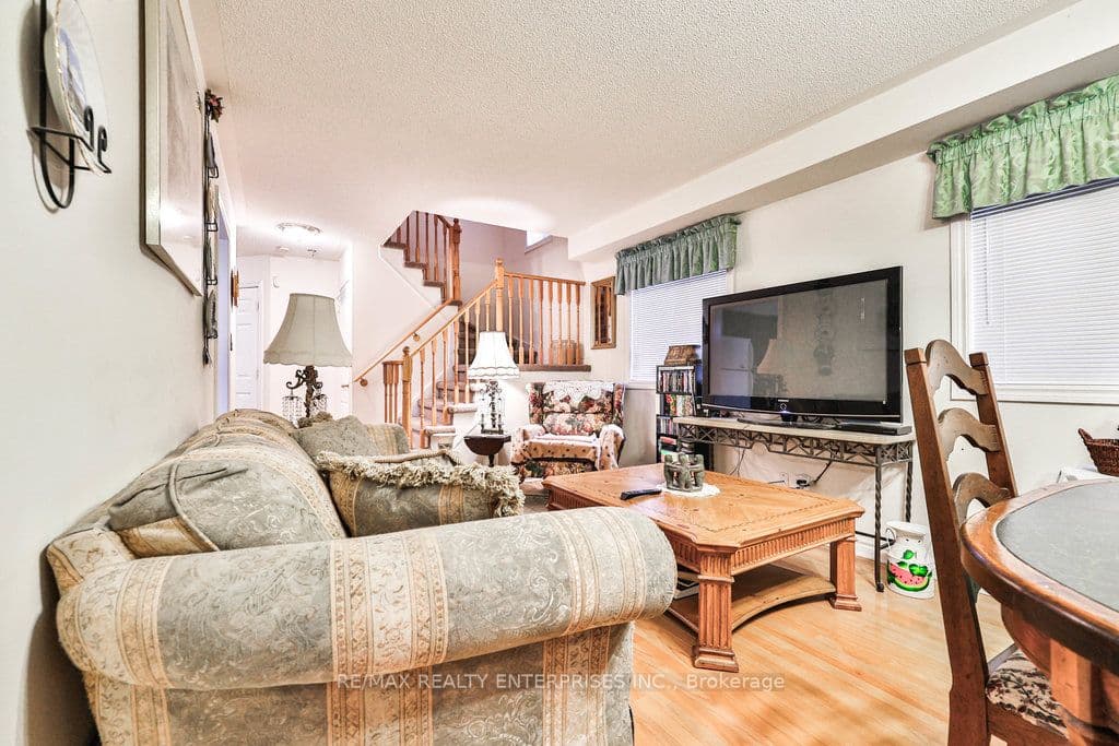 3 Jack Kenny Court photo 1
