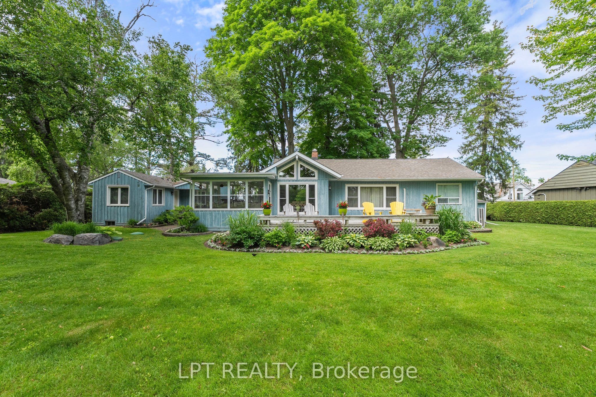 101 Hedge Road photo 1