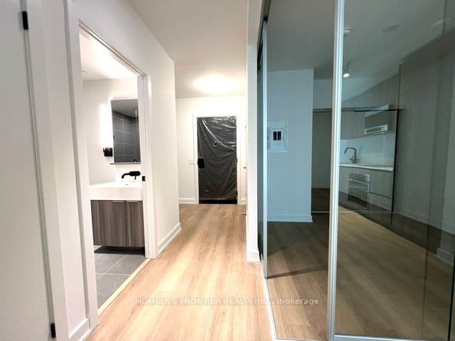 Unit 624N 117 Broadway Avenue photo 1