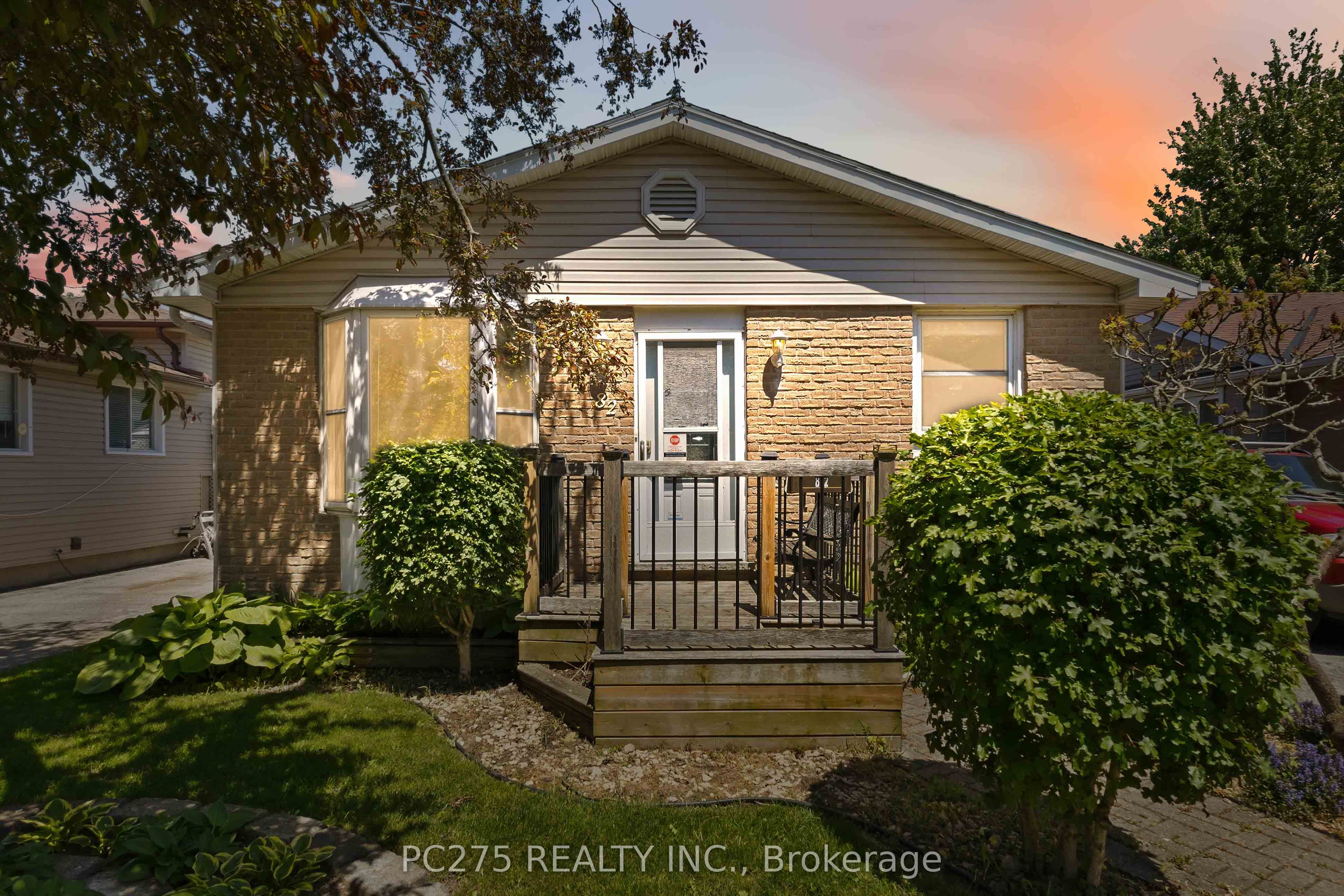 82 Muriel Crescent photo 1