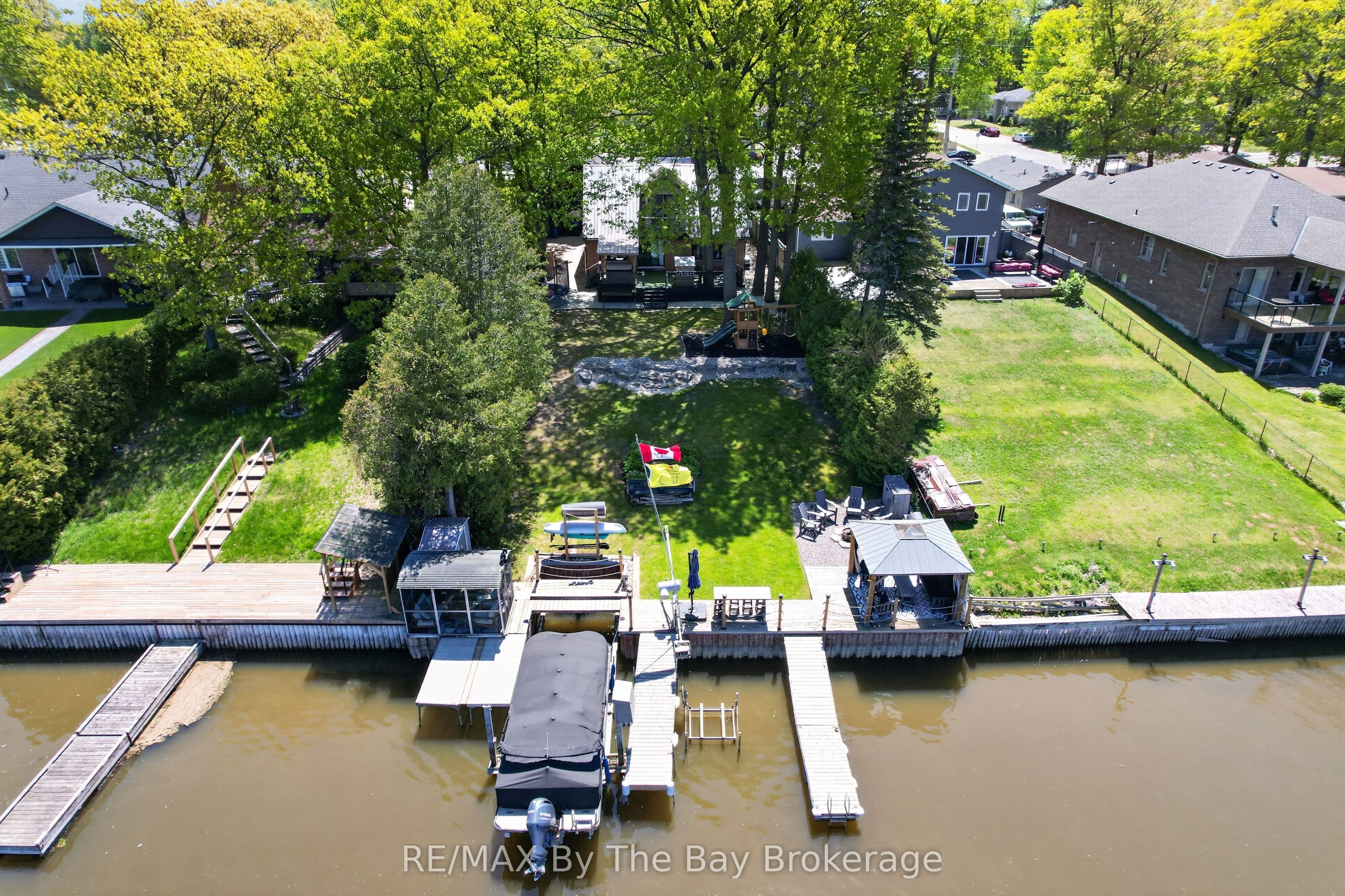 1416 River Road photo 1