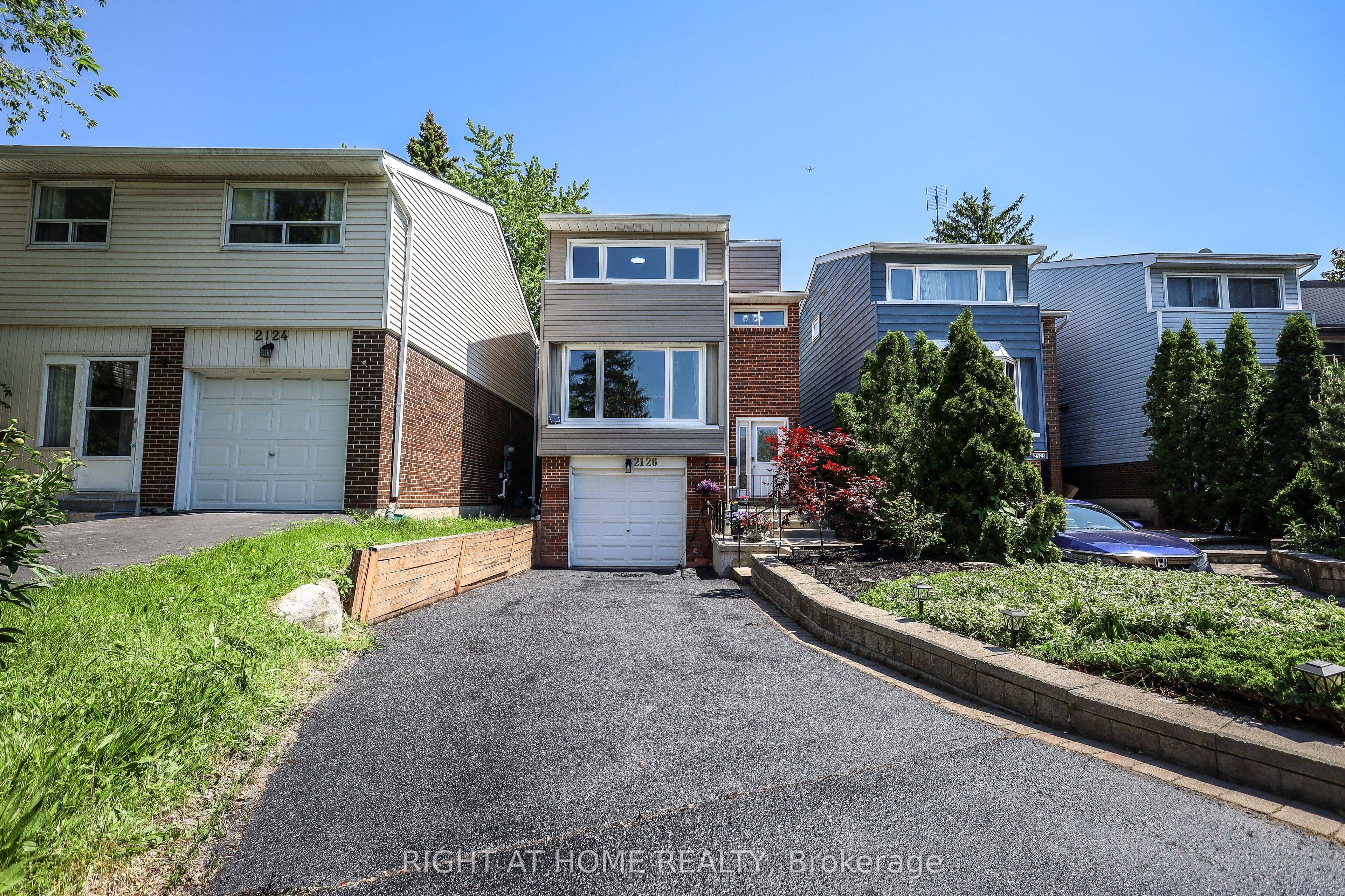 2126 Millway Gate photo 1