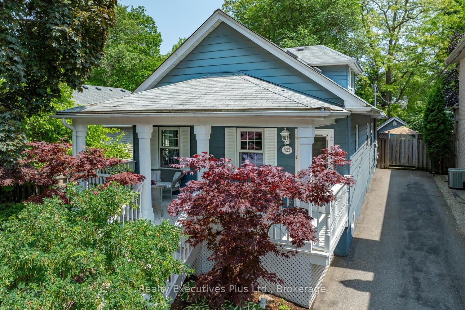 322 Pine Avenue photo 1