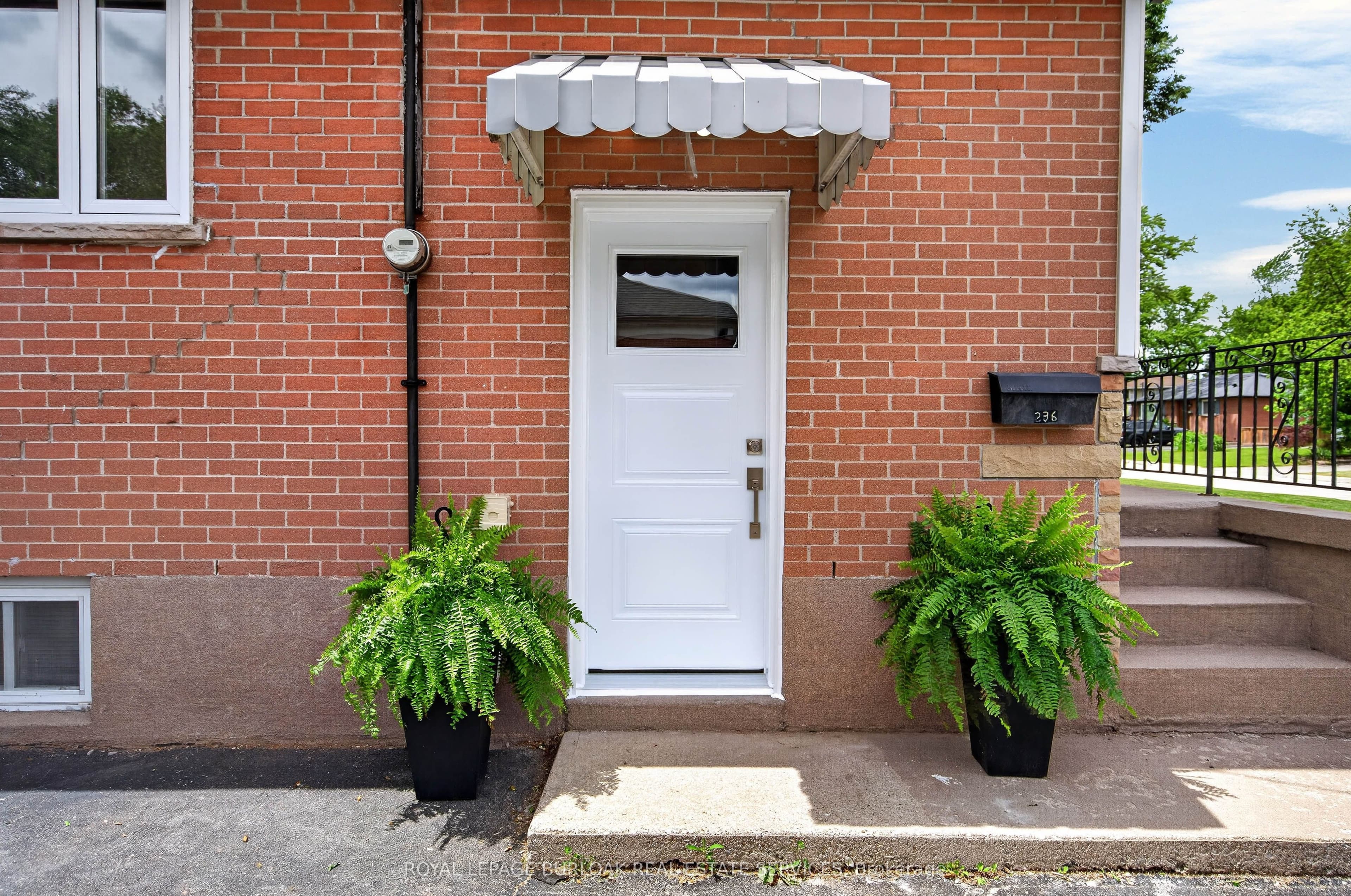 236 Hammersmith Court photo 1