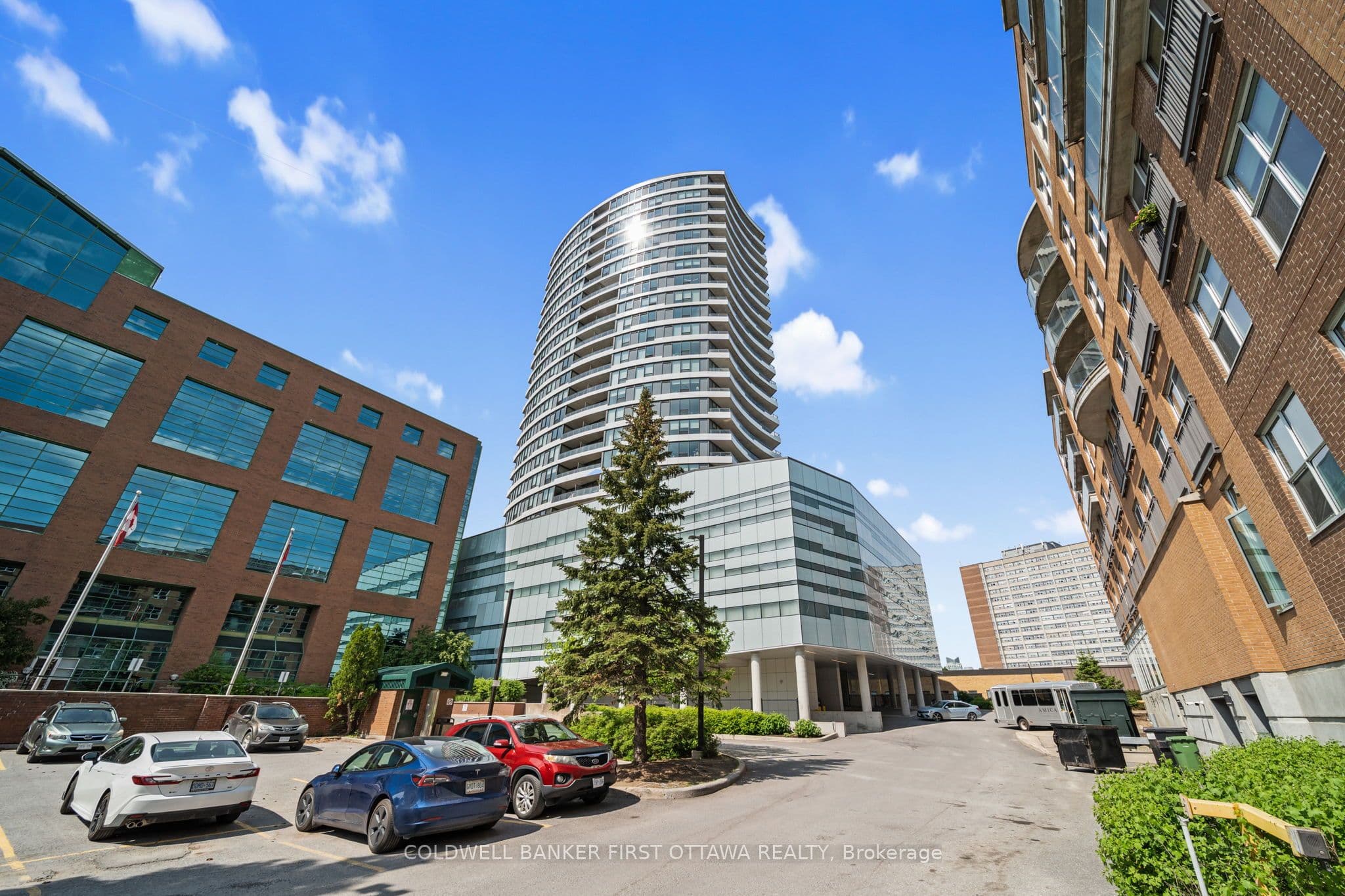Unit 1905 485 RICHMOND Road photo 1