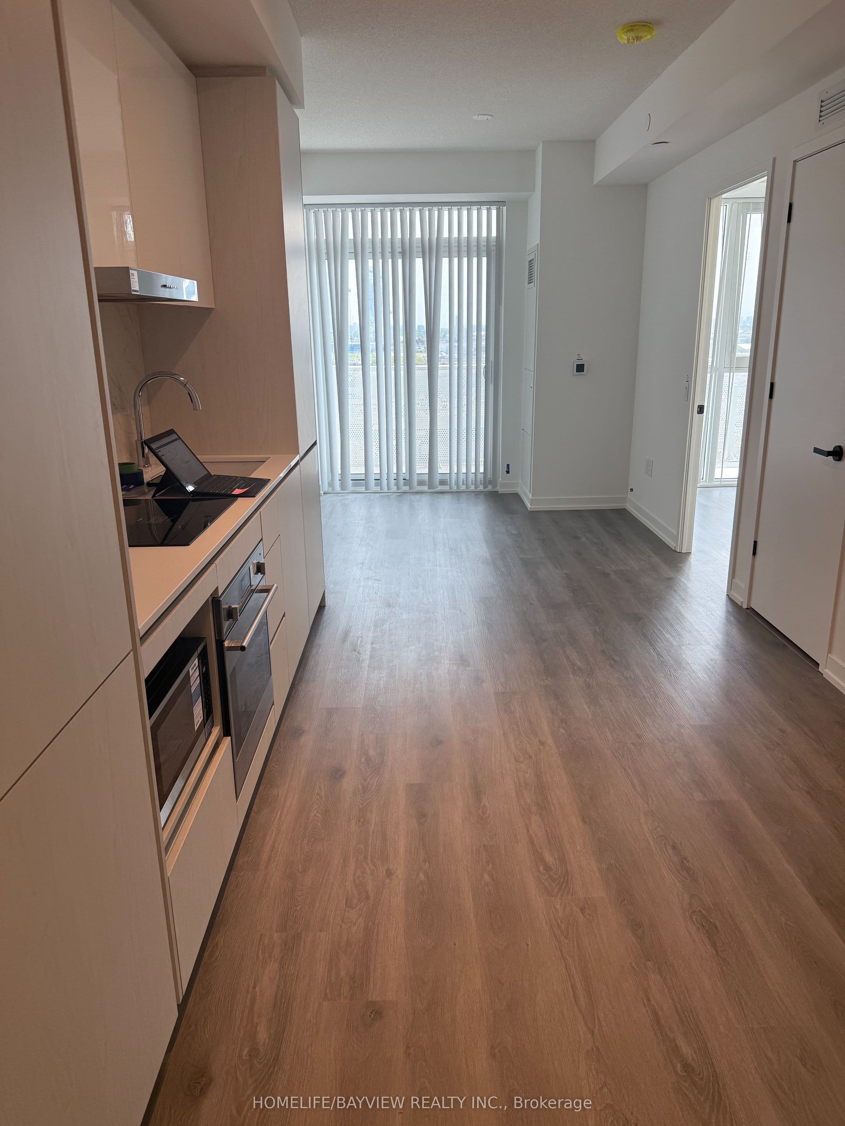 Unit 2421 2545 Simcoe Street photo 1