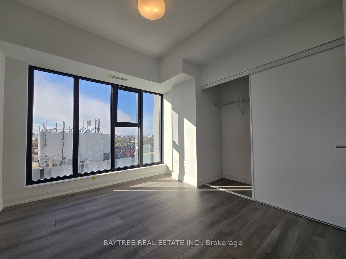 Unit 2308 20 Soudan Avenue photo 1