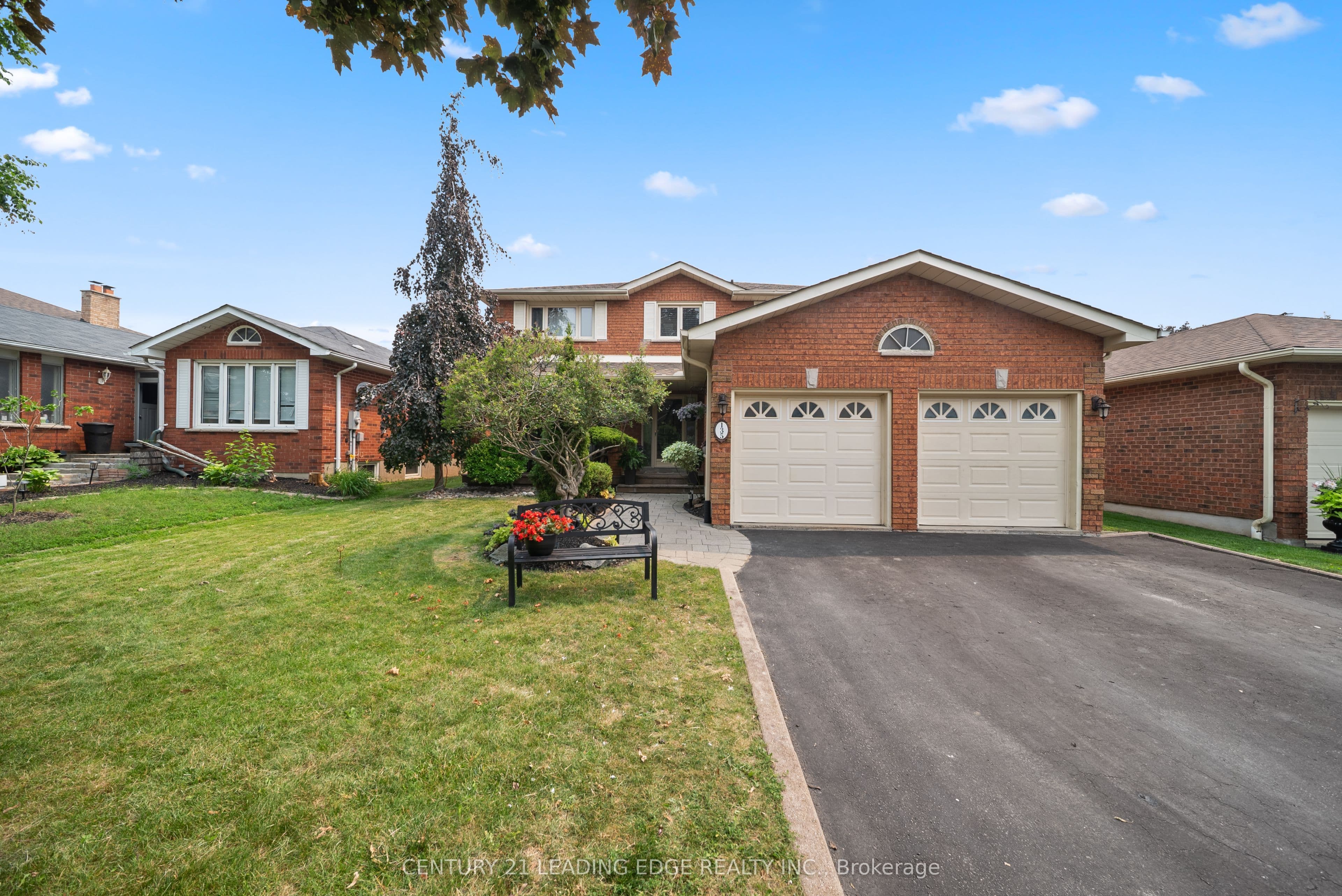135 Aspen Crescent photo 1