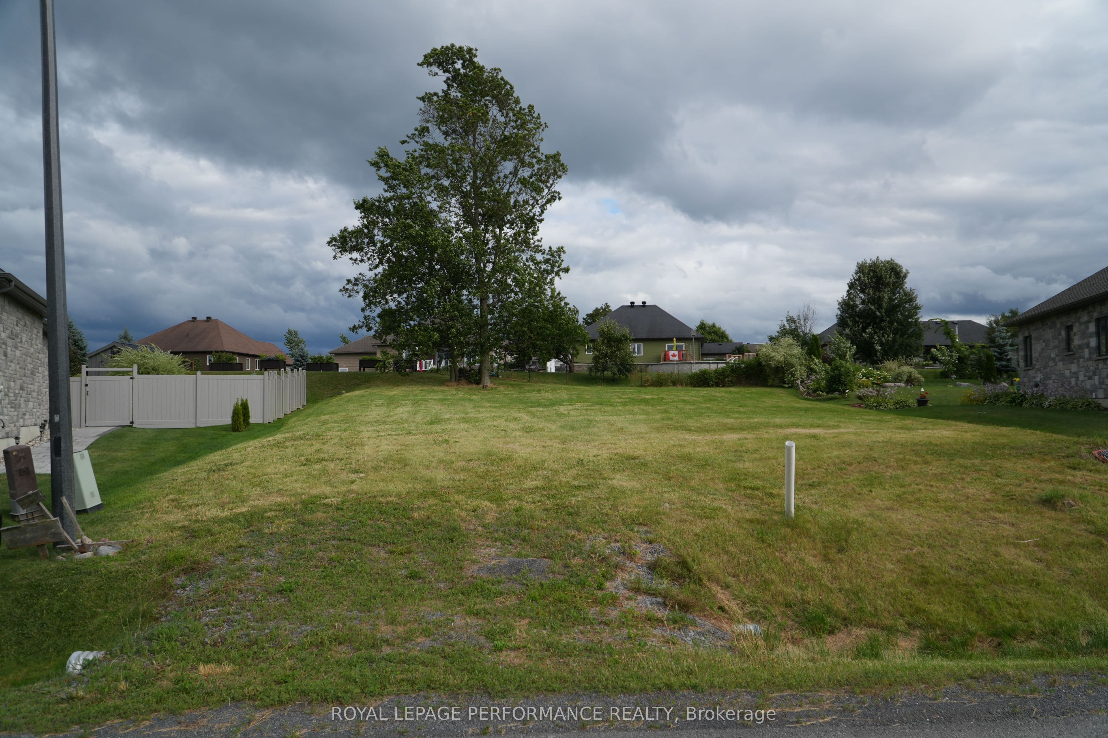 13 Matthew Kieran Crescent photo 1
