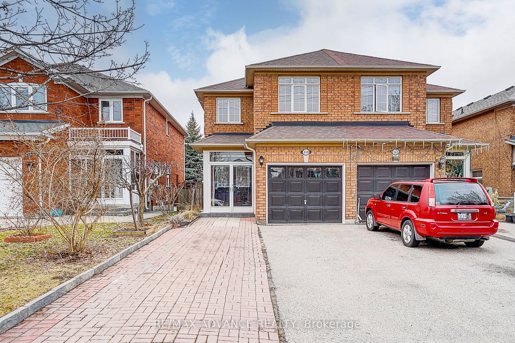 140 Vanguard Road photo 1