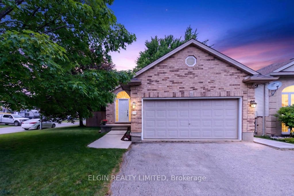 599 Wellington Street photo 1