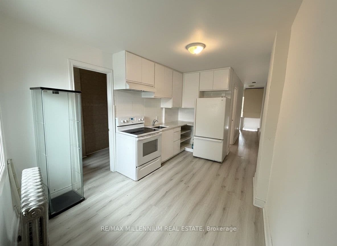 Unit Upper Level 520 Rogers Road photo 1