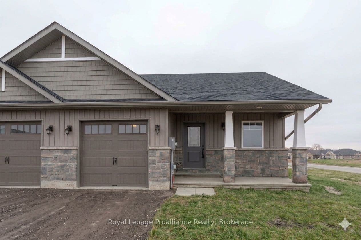 123 Farrington Crescent photo 1