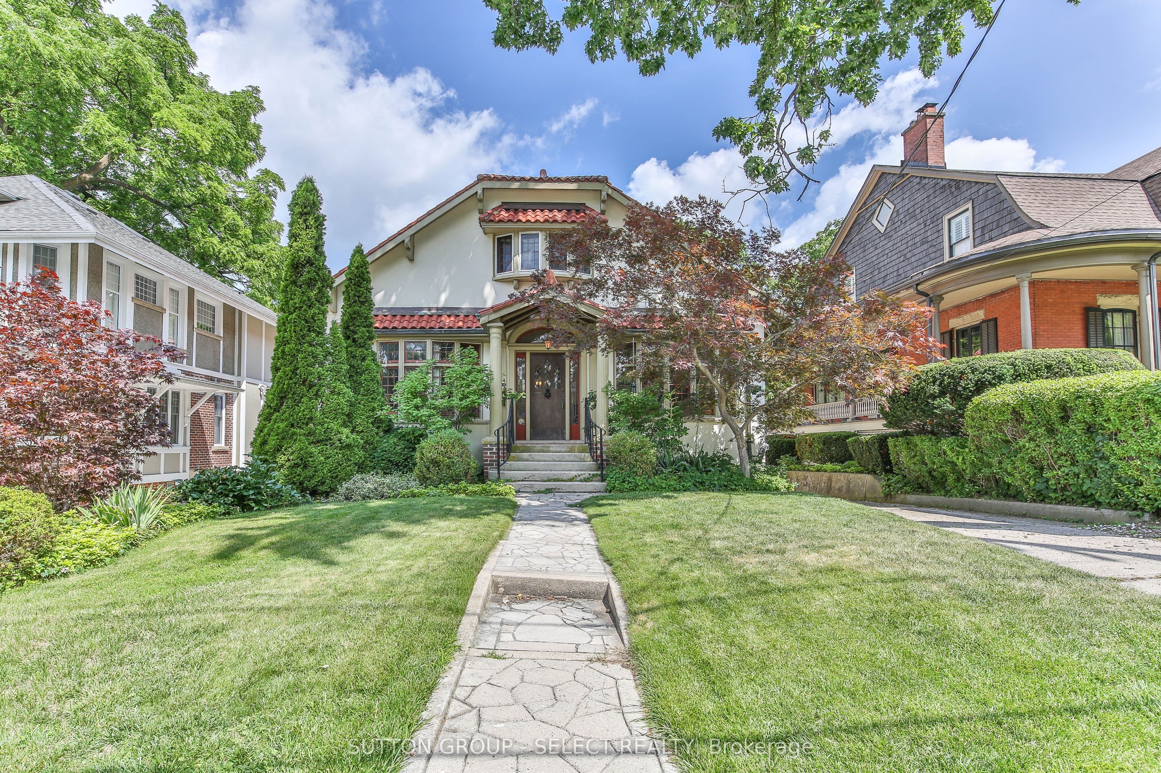 272 Huron Street photo 1