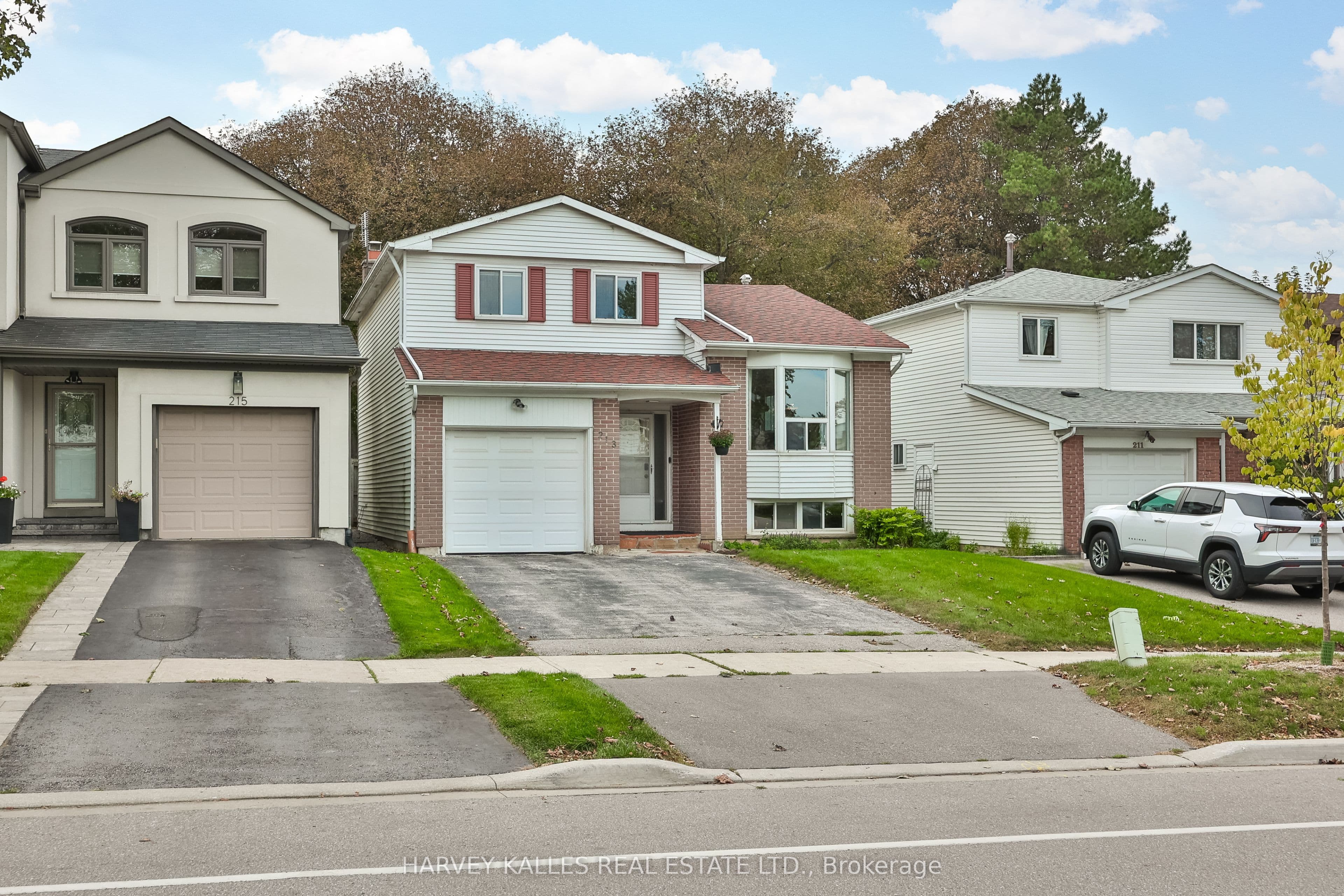213 Simonston Boulevard photo 1