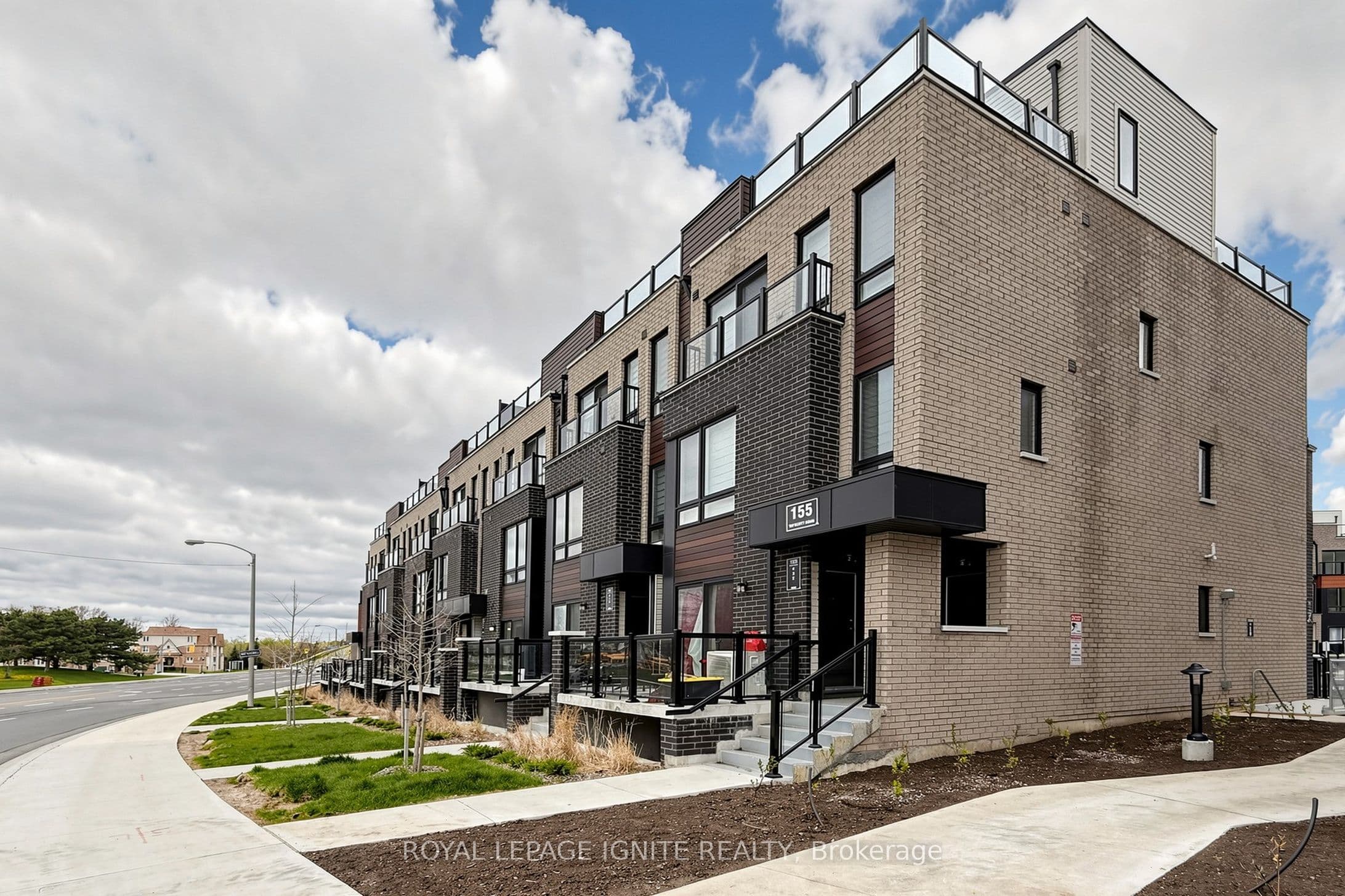 Unit 22 155 Tapscott Road photo 1