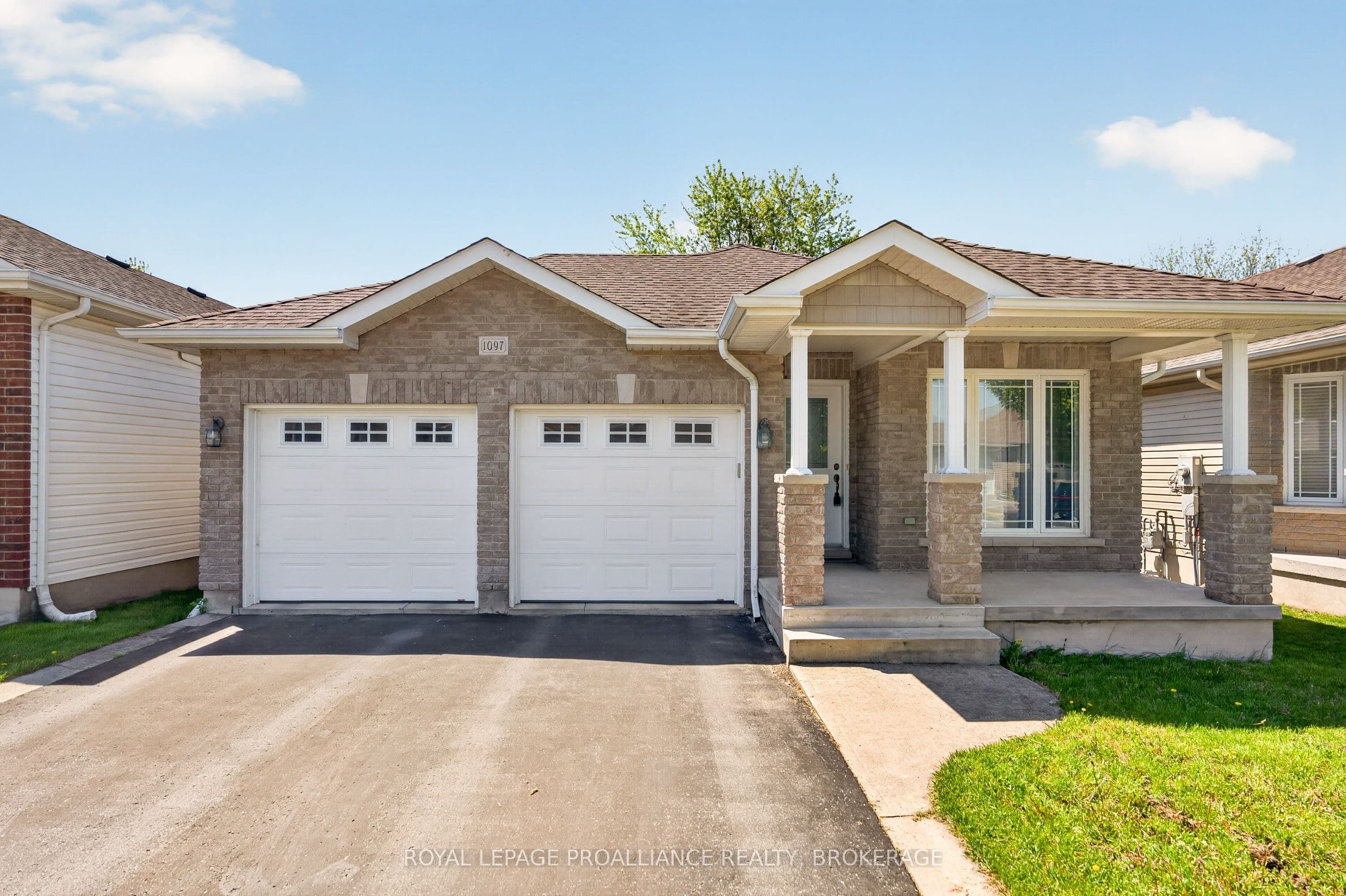 1097 Crossfield Avenue photo 1
