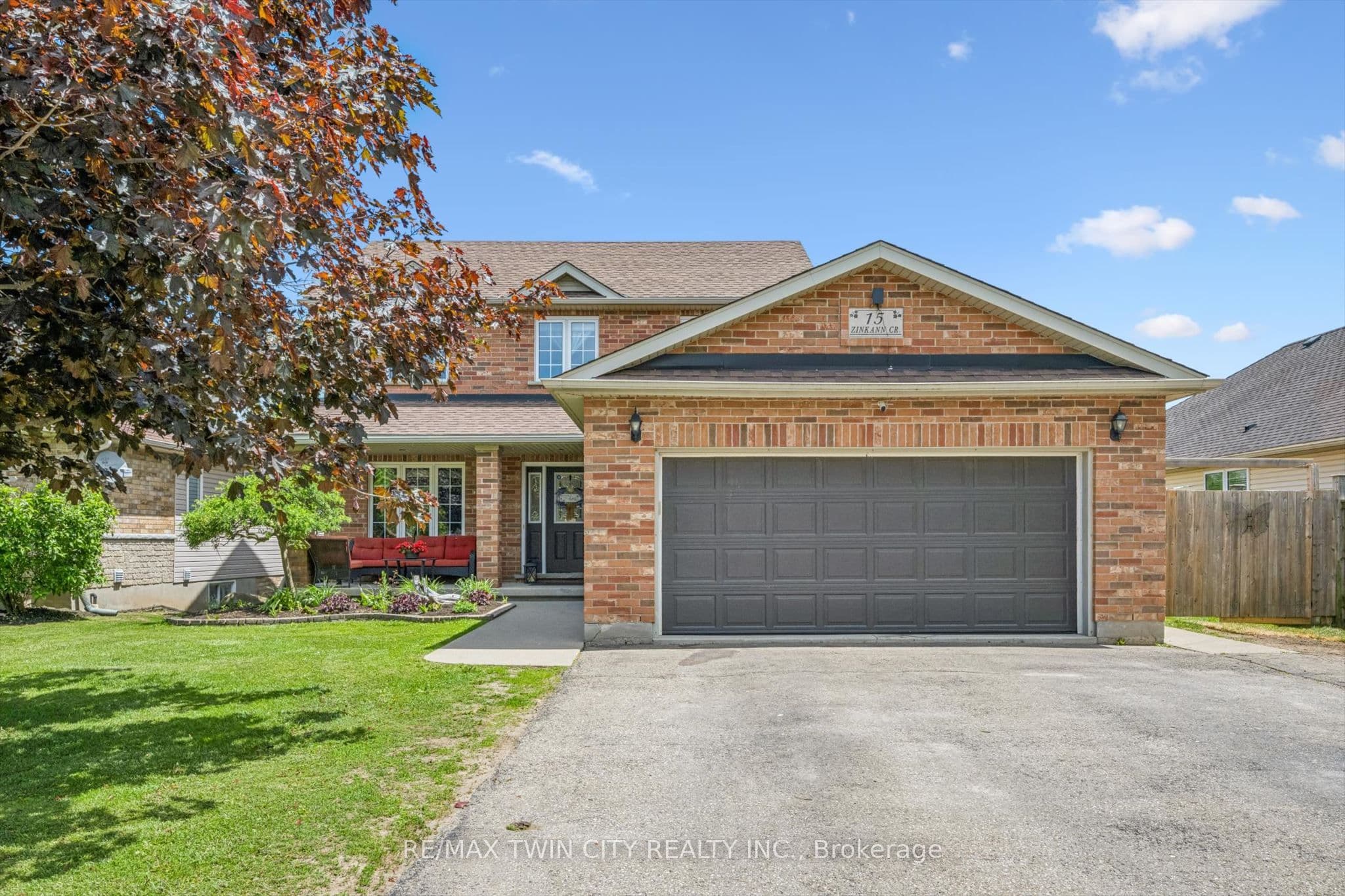 52 Zinkann Crescent photo 1