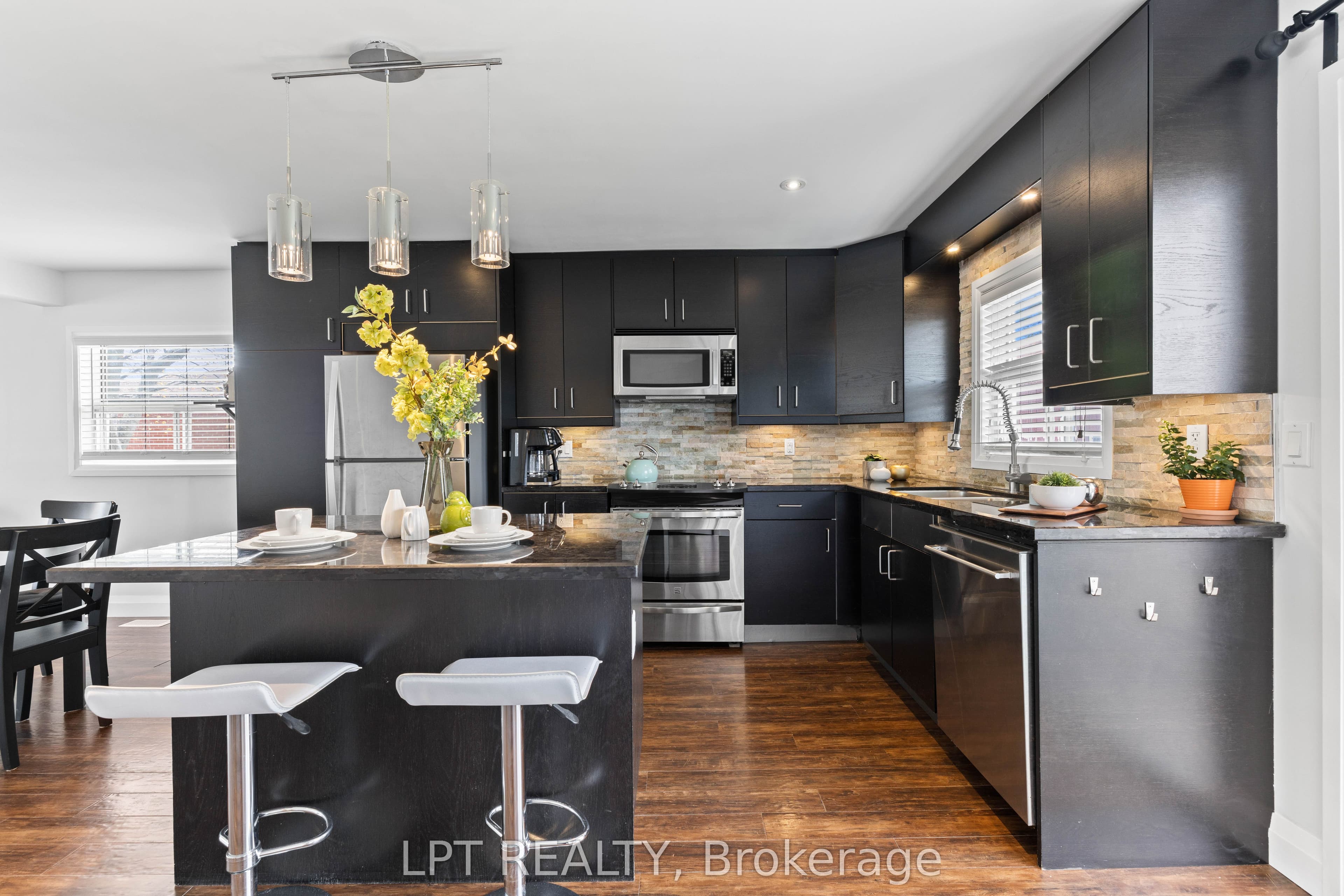 818 Poplar Avenue photo 1